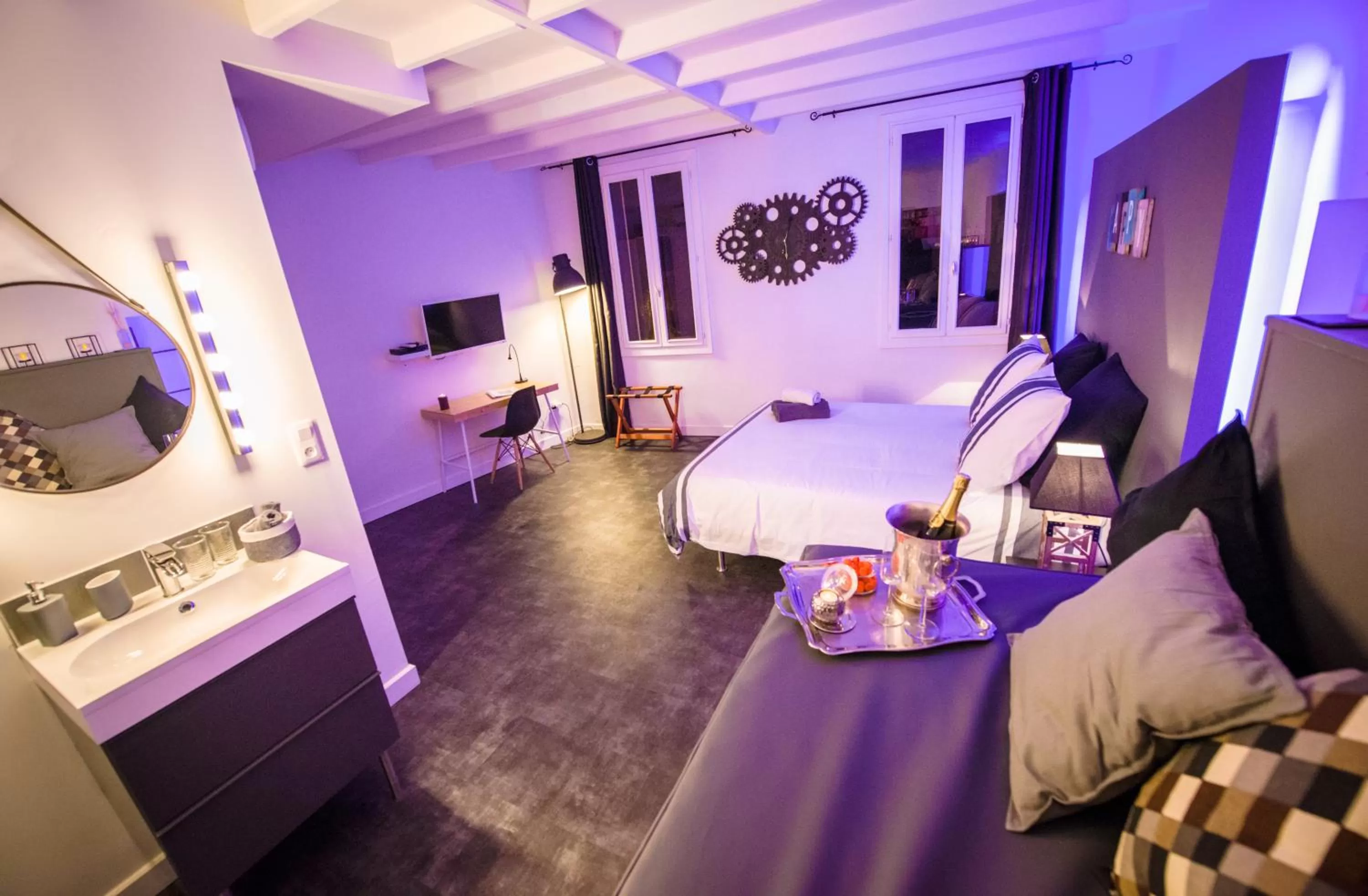 Photo of the whole room, Bed in La Maison Gustave