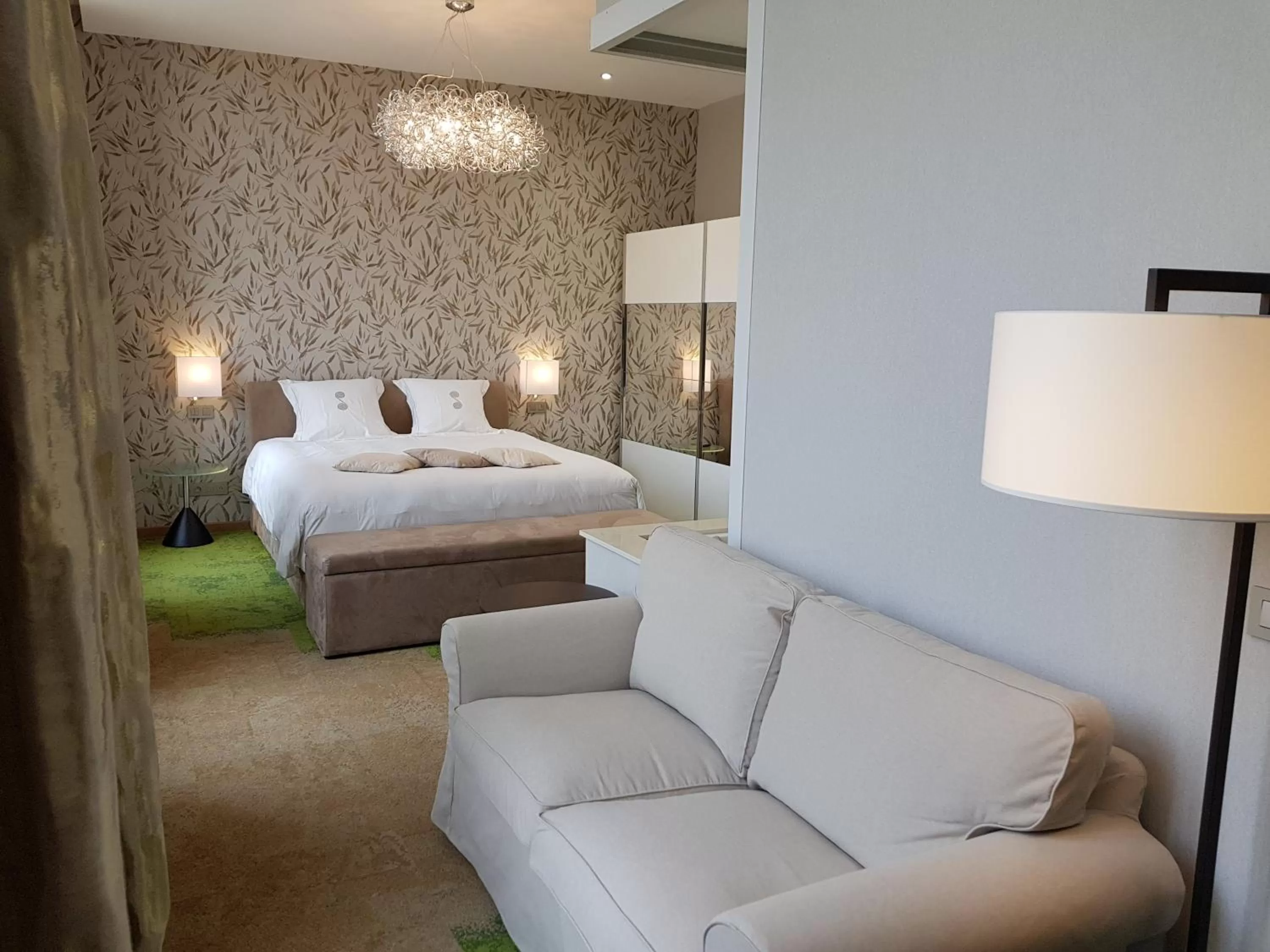 Bed in Hôtel du Parc Ath