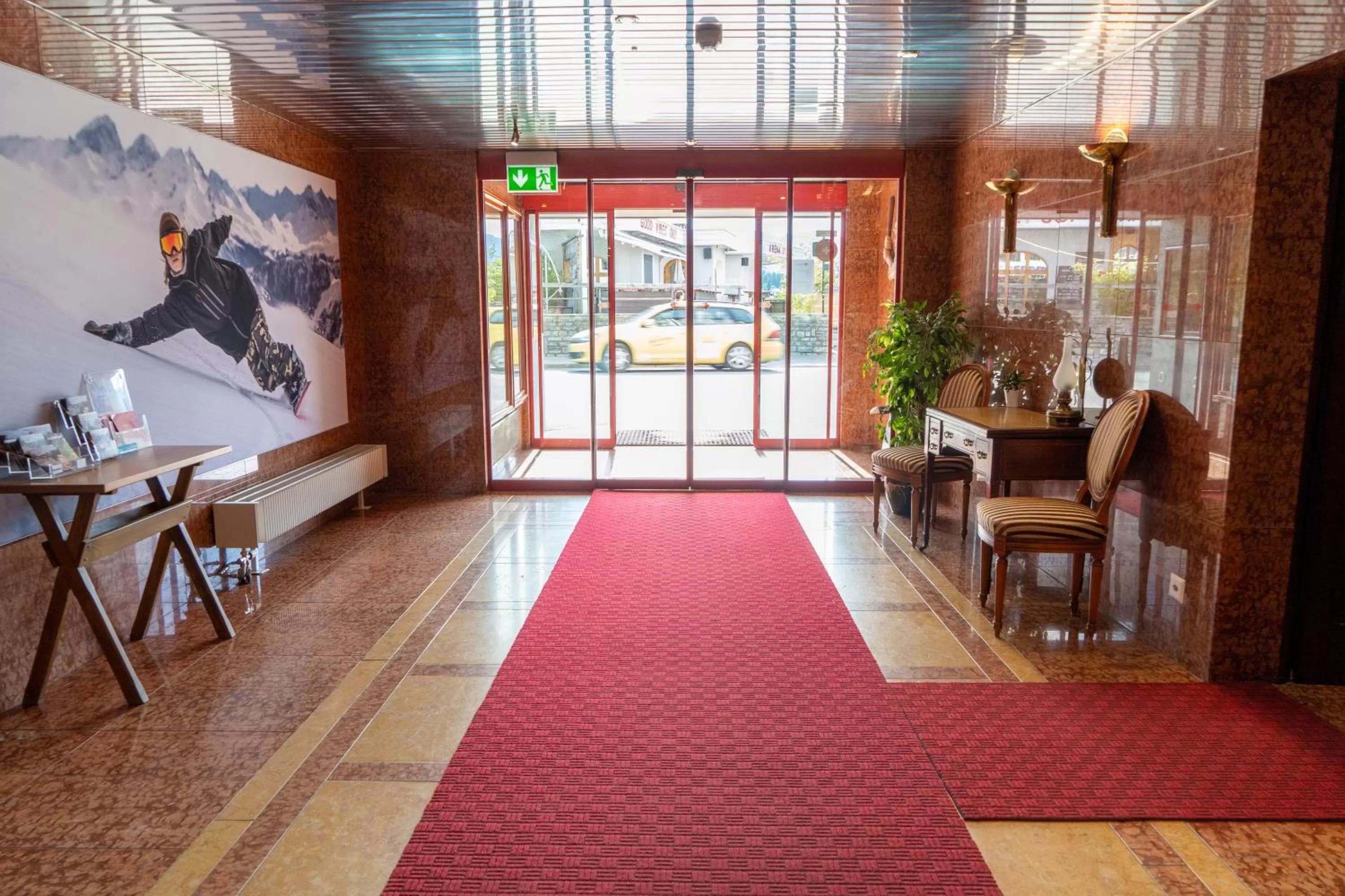 Lobby or reception in Hillsite Smart Hotel Flims