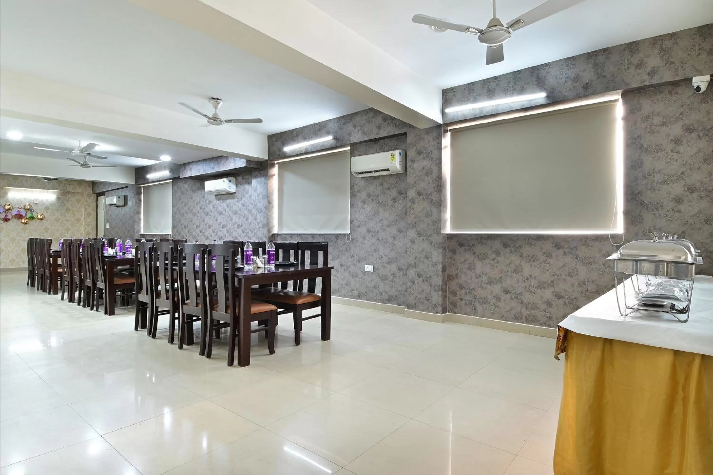 Restaurant/places to eat in The Vertigo