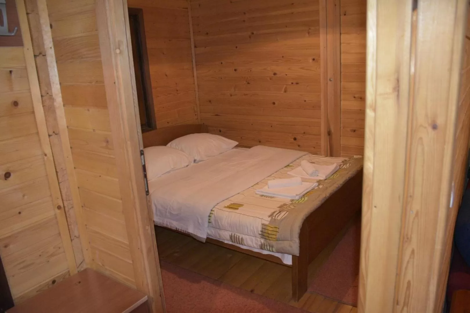 Bed in OSTROG Aparthotel KOLIBA-VLASTNIŠTVO MANASTIRA OSTROG