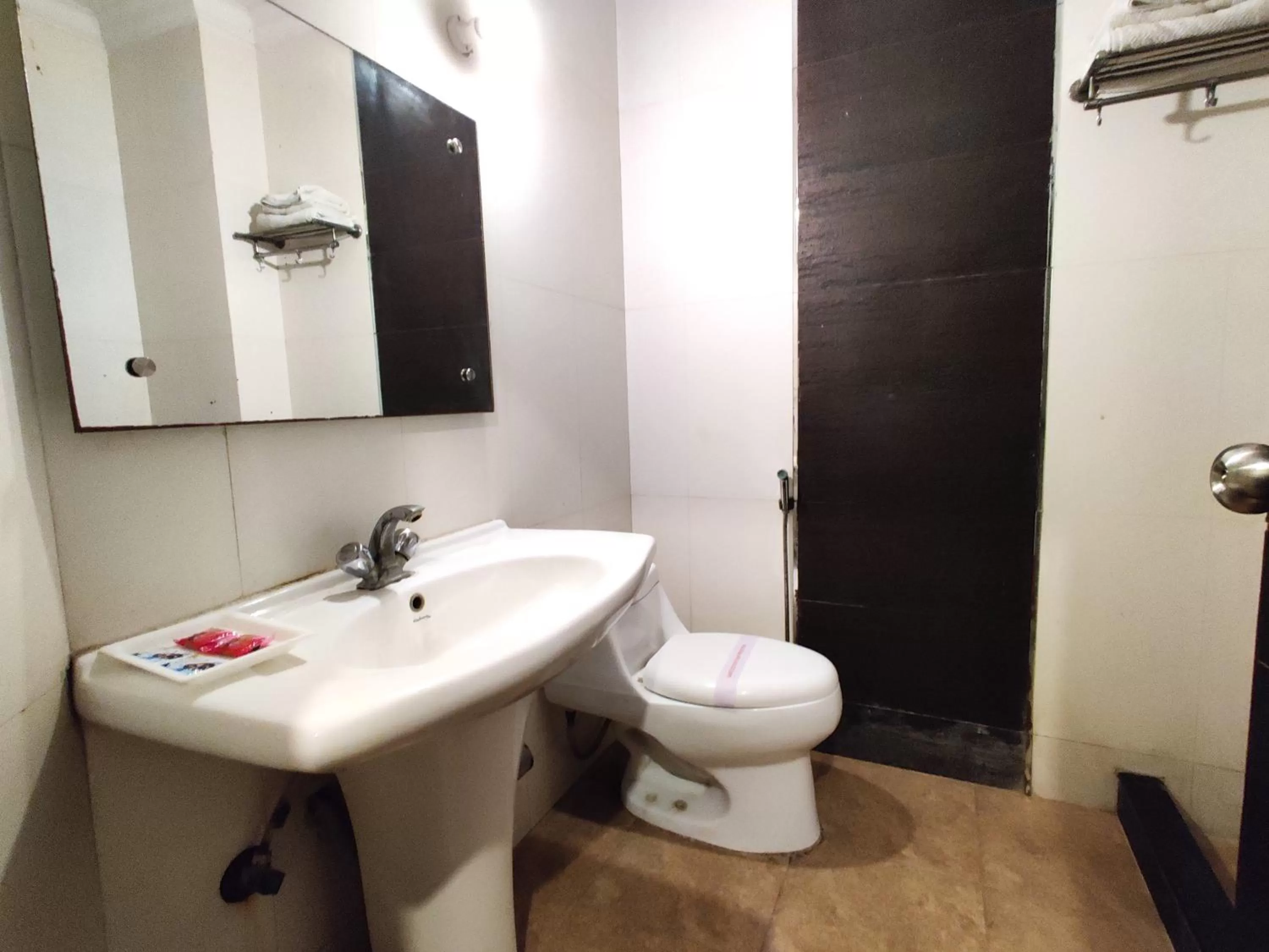 Toilet, Bathroom in Hotel Unistar
