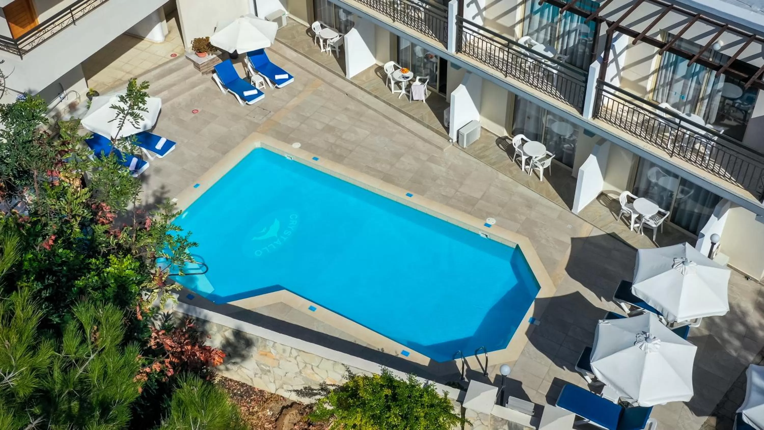 Swimming pool in Crystallo Apartments