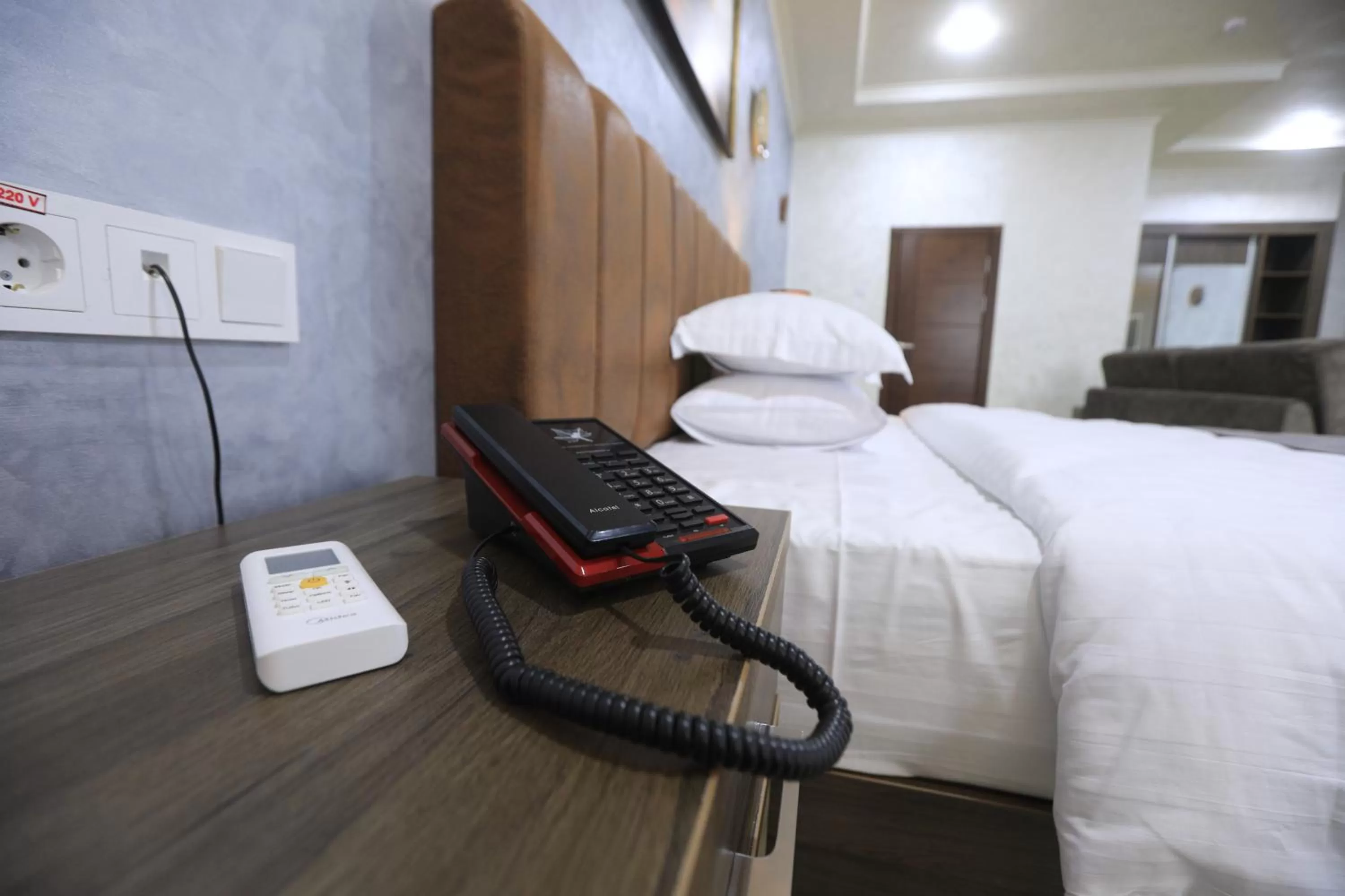 air conditioner, Bed in CHlNOR HOTEL