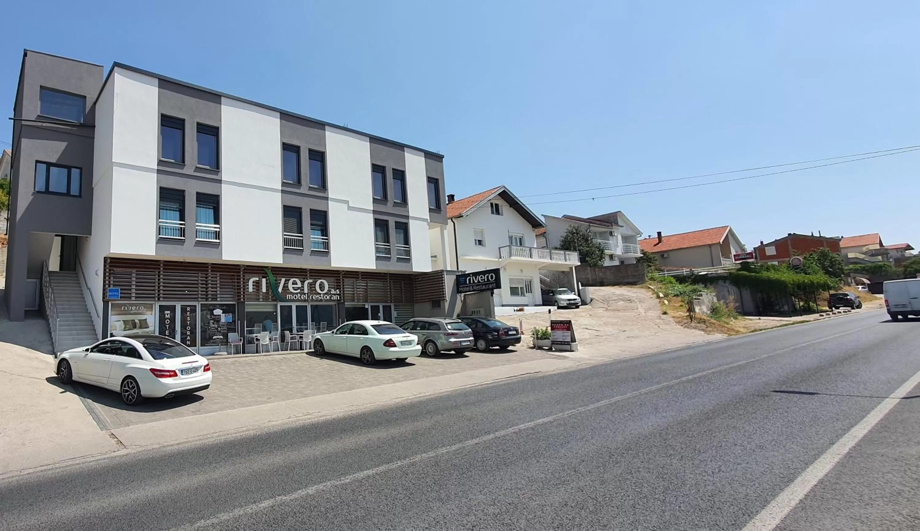 Facade/entrance in Hotel Rivero A&S