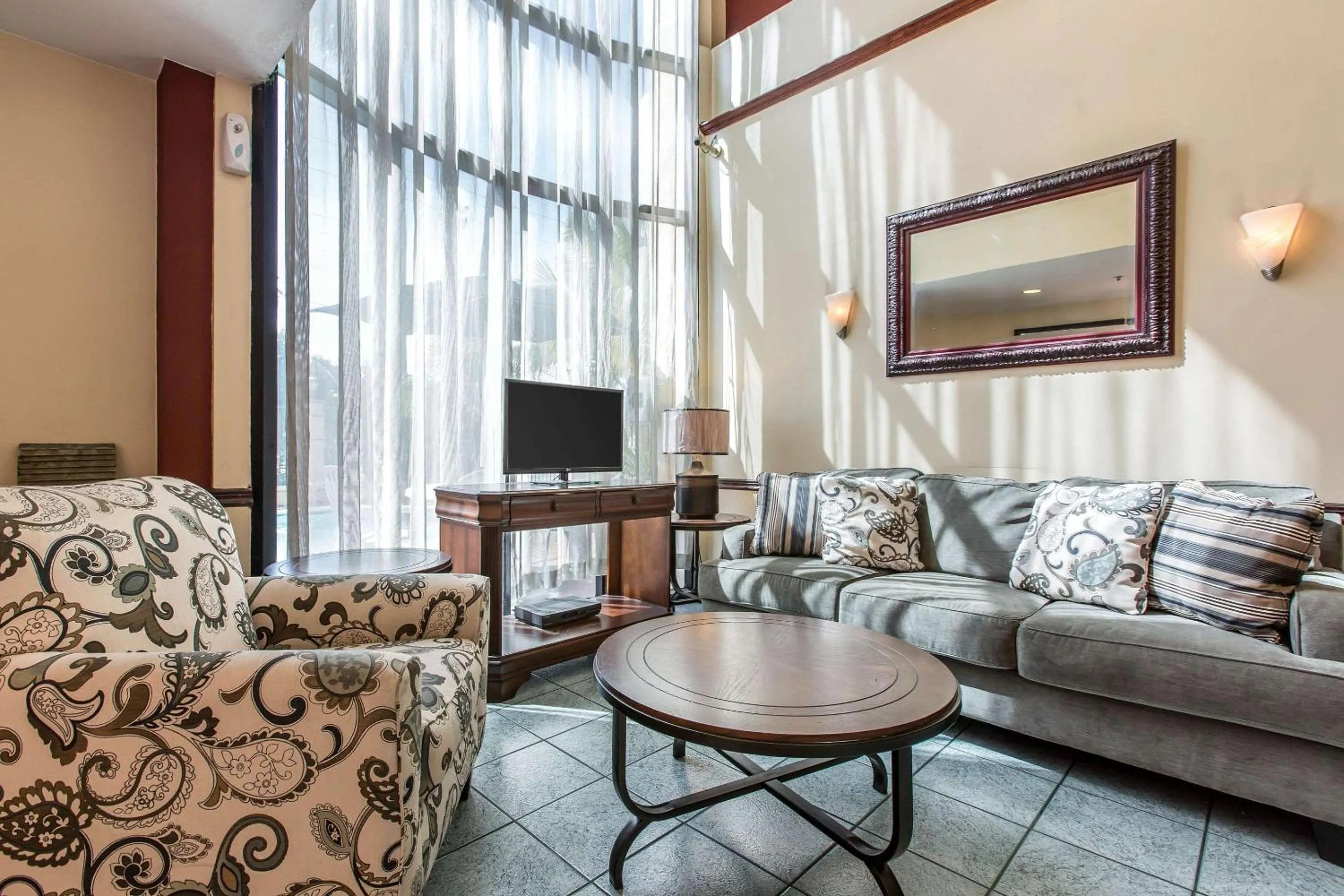 Lobby or reception in Econo Lodge Inn & Suites Riverside - Corona