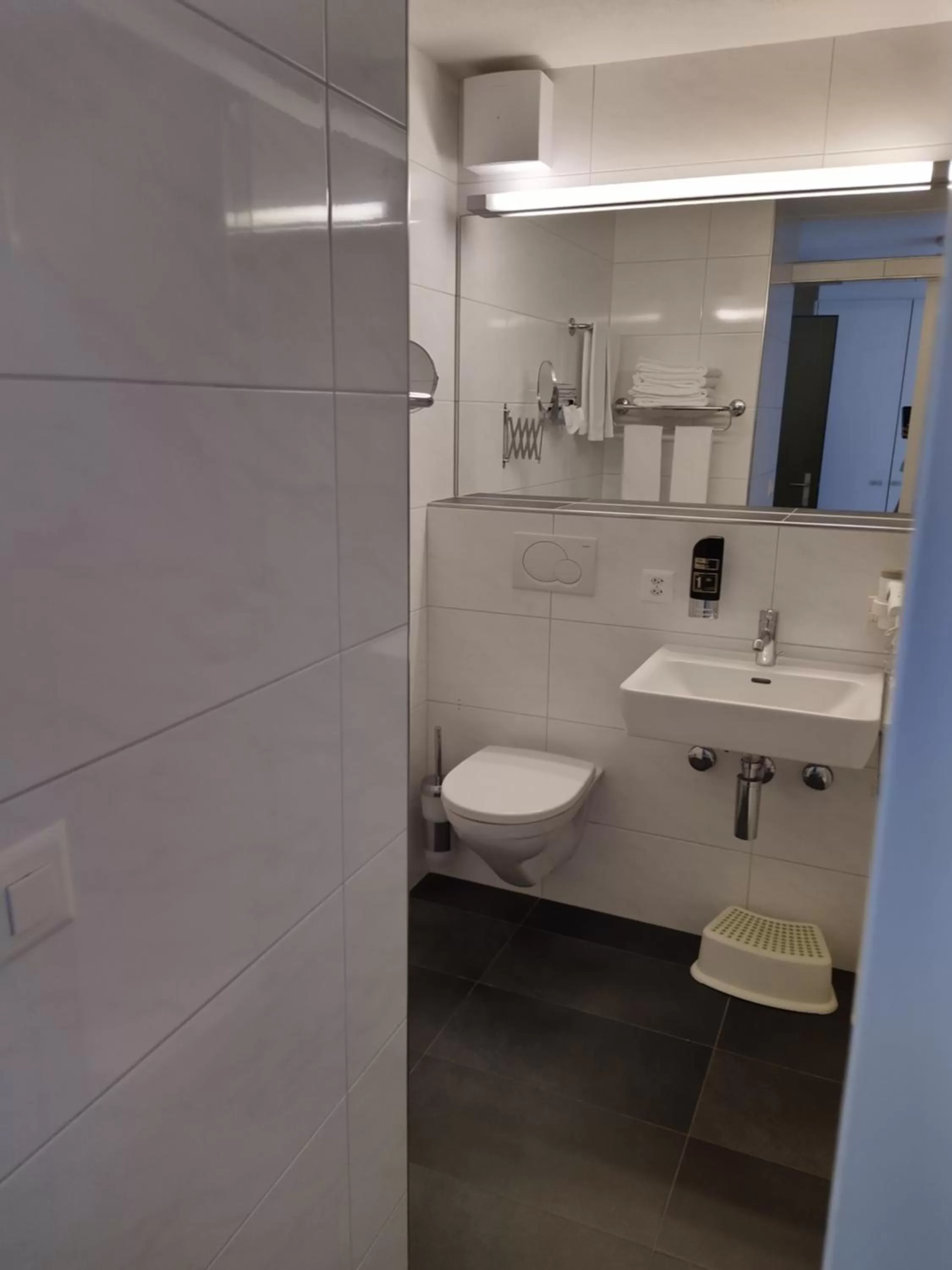 Hotel Sherlock Holmes & Khana Restaurant "nur 200 m zur Gondelbahn Hasliberg"