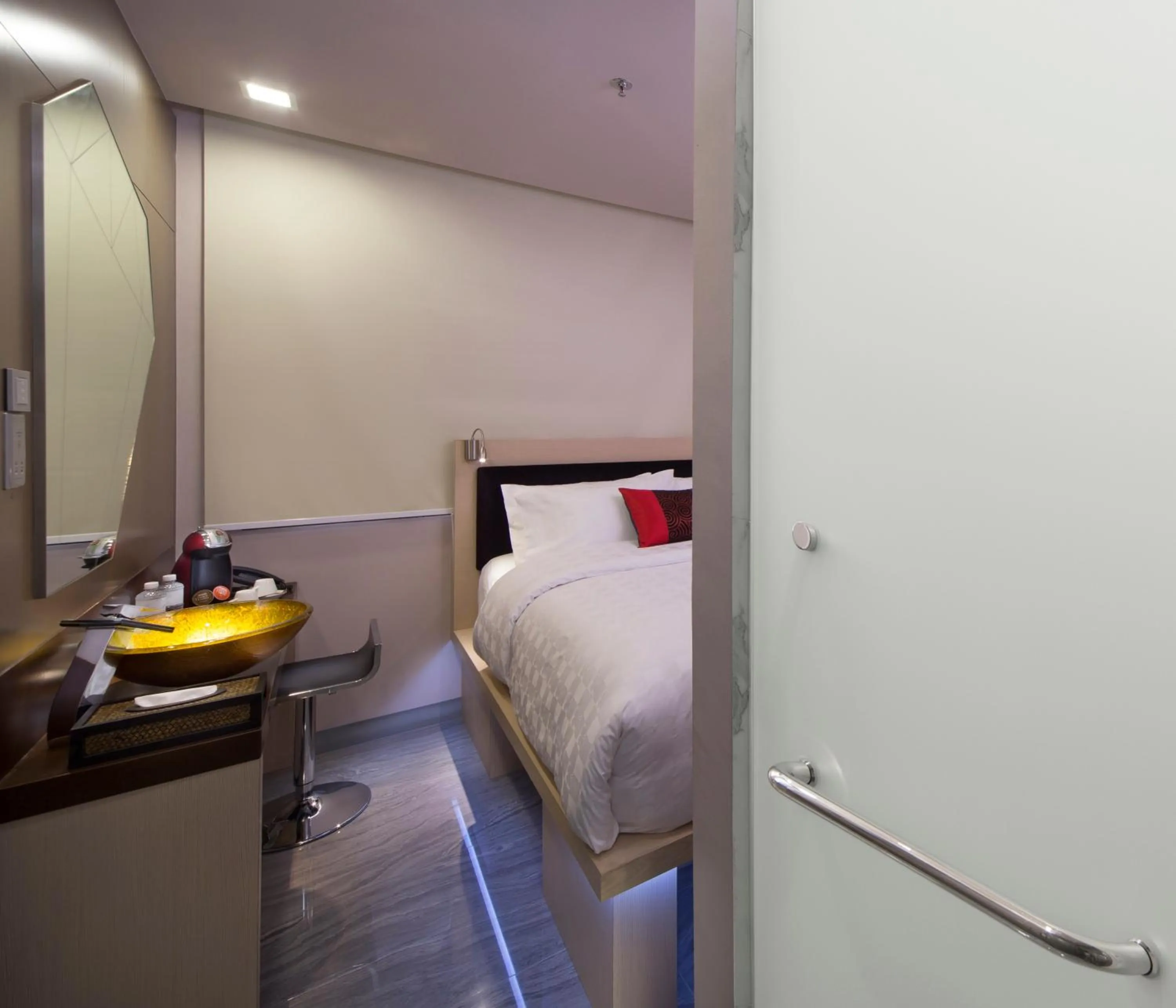 Other, Bed in Hotel Clover 7