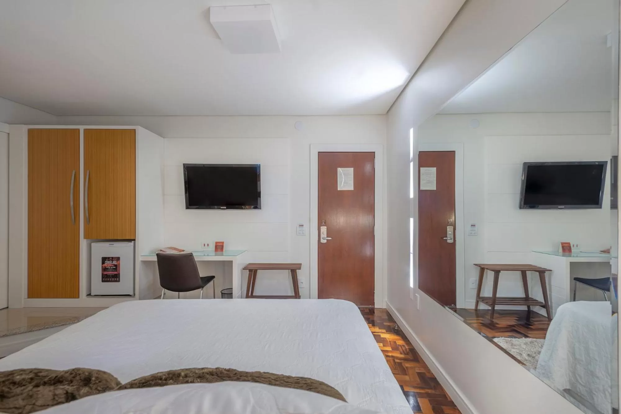 TV/Entertainment Center in Hotel Glória