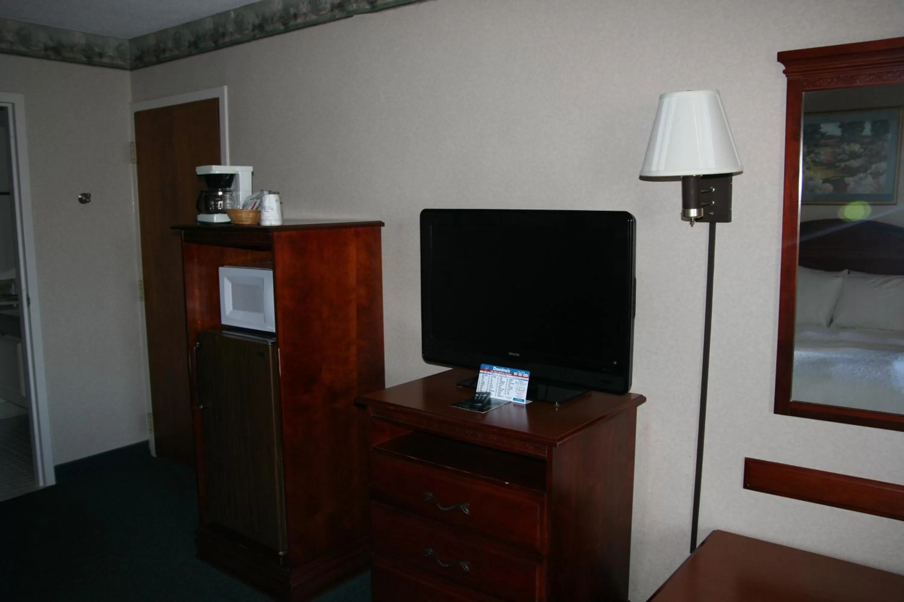 TV and multimedia in Baymont by Wyndham Clarksville Northeast