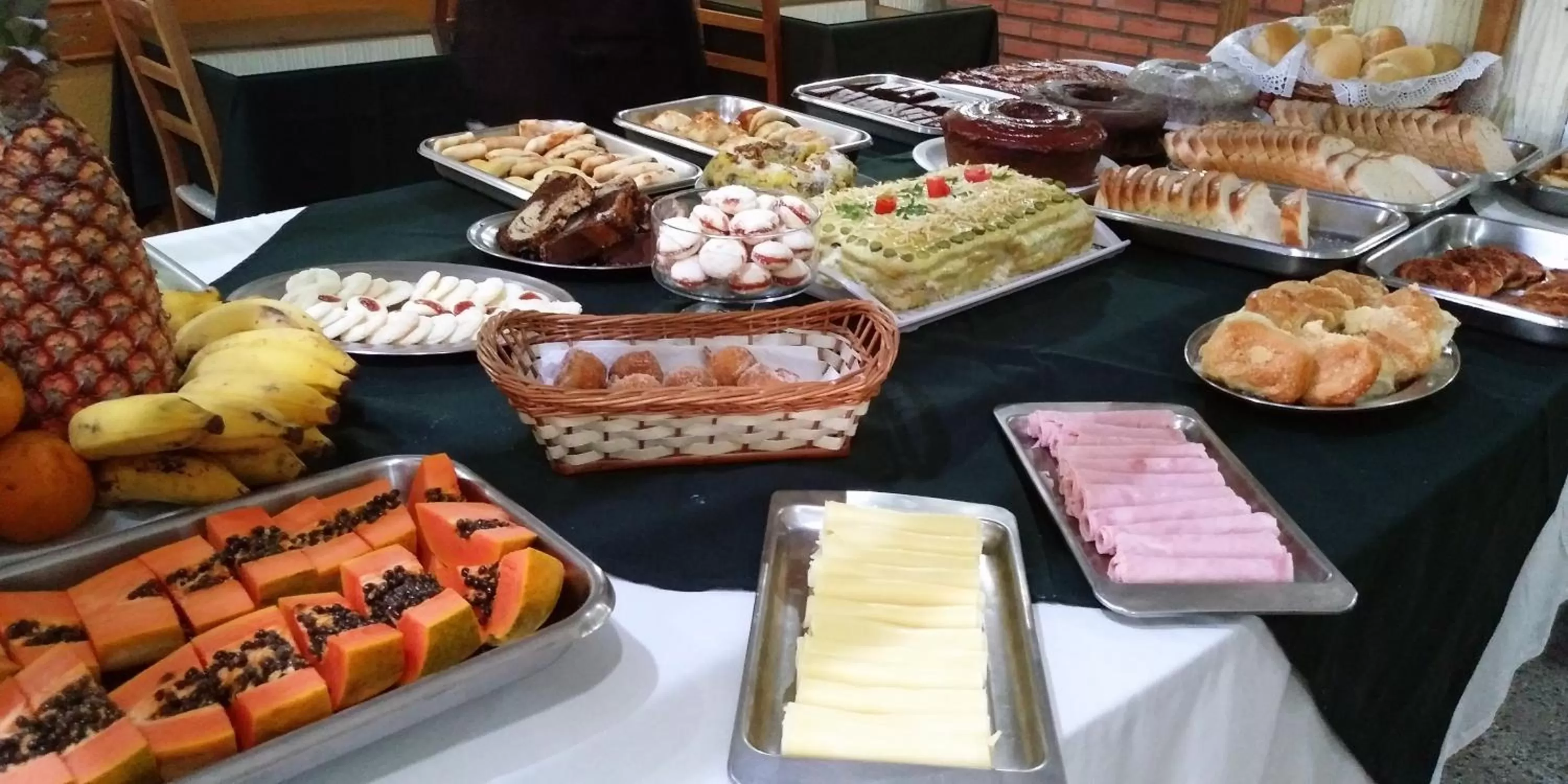 Breakfast in Hotel Gravataí Center