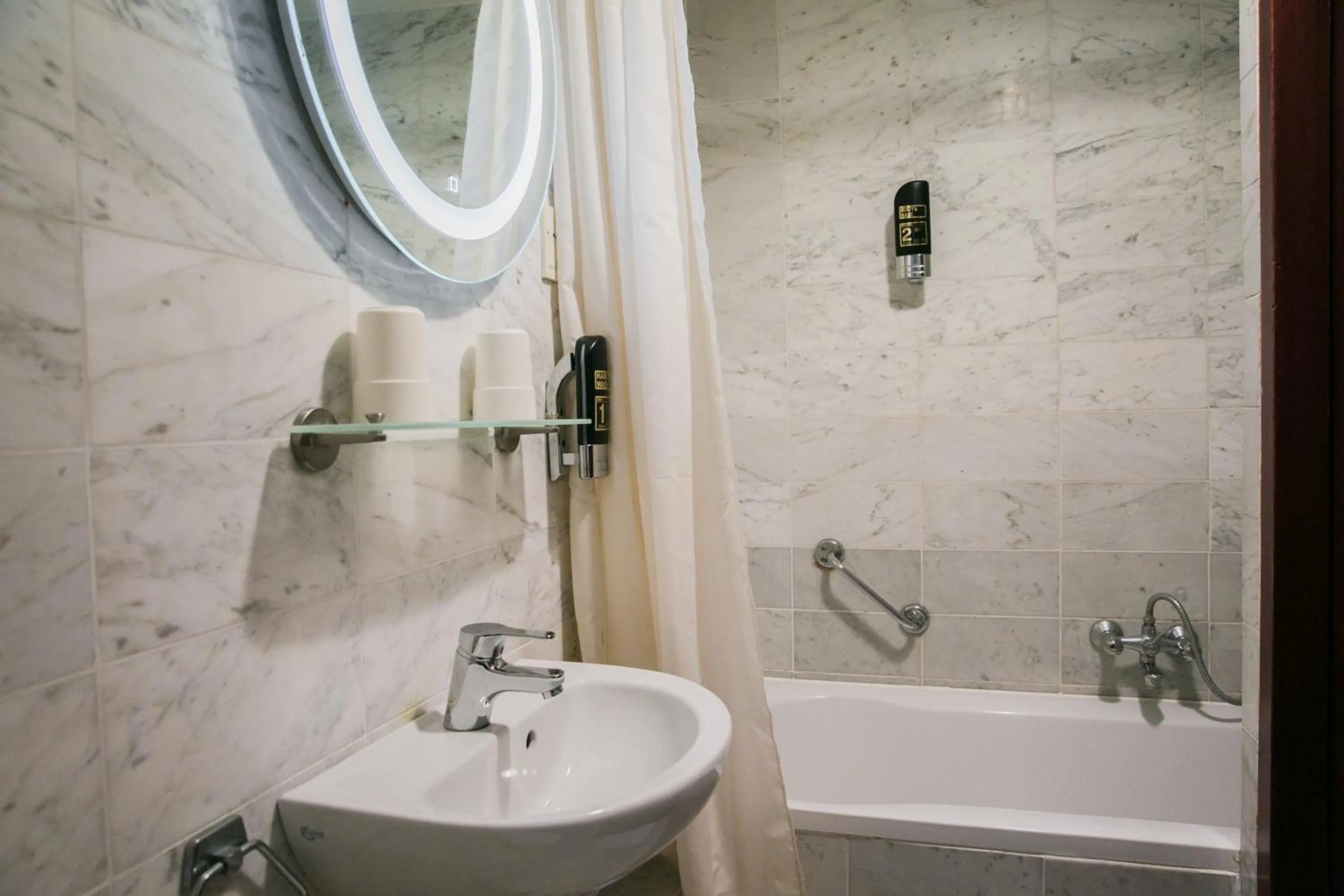 Bath in Hotel Atlanta