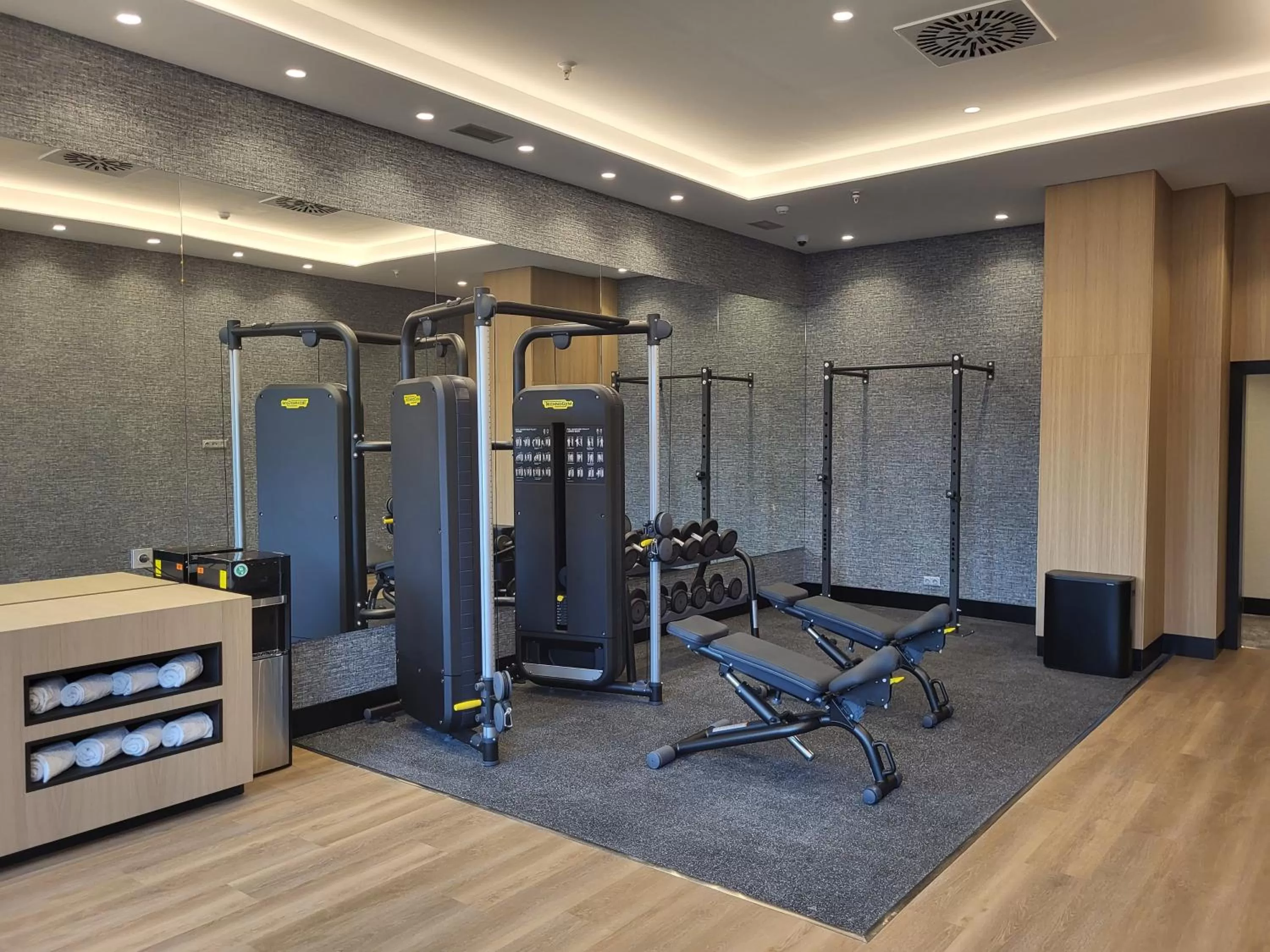 Fitness centre/facilities in Ilunion Valencia 4