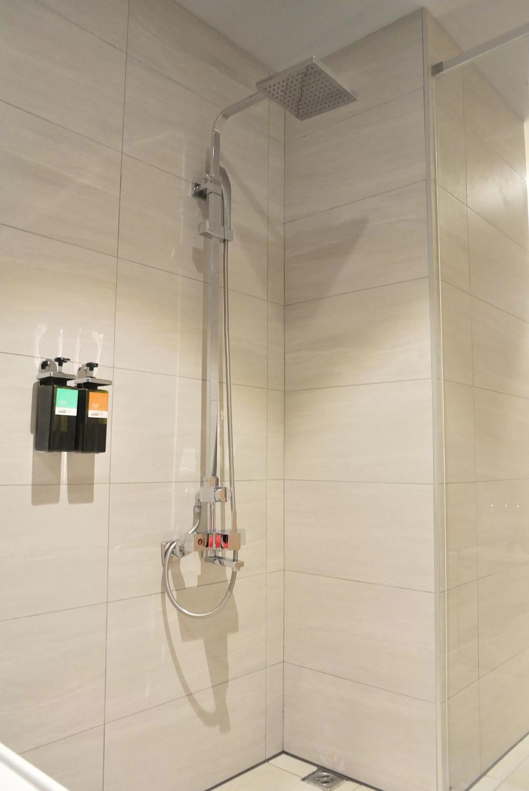 Coffee/tea facilities, Bathroom in K HOTEL