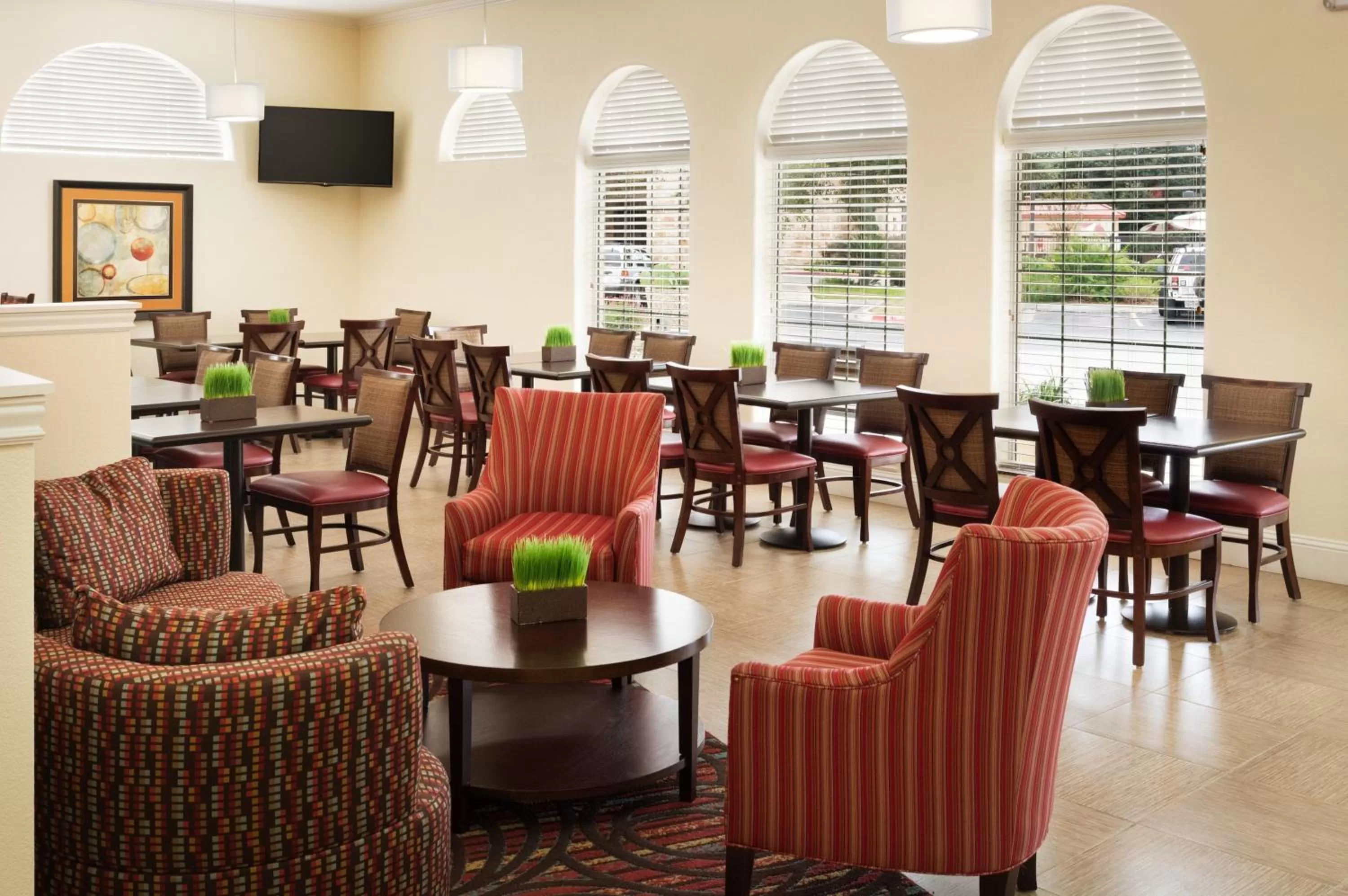 Restaurant/places to eat in Wingate by Wyndham San Marcos