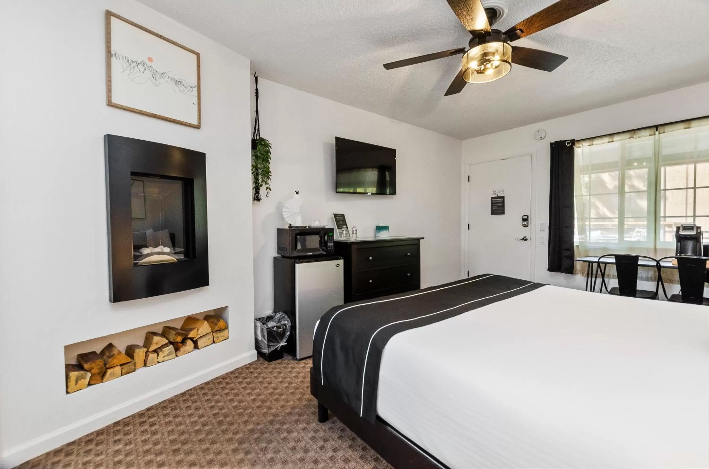 Bed in The Jeffrey Hotel