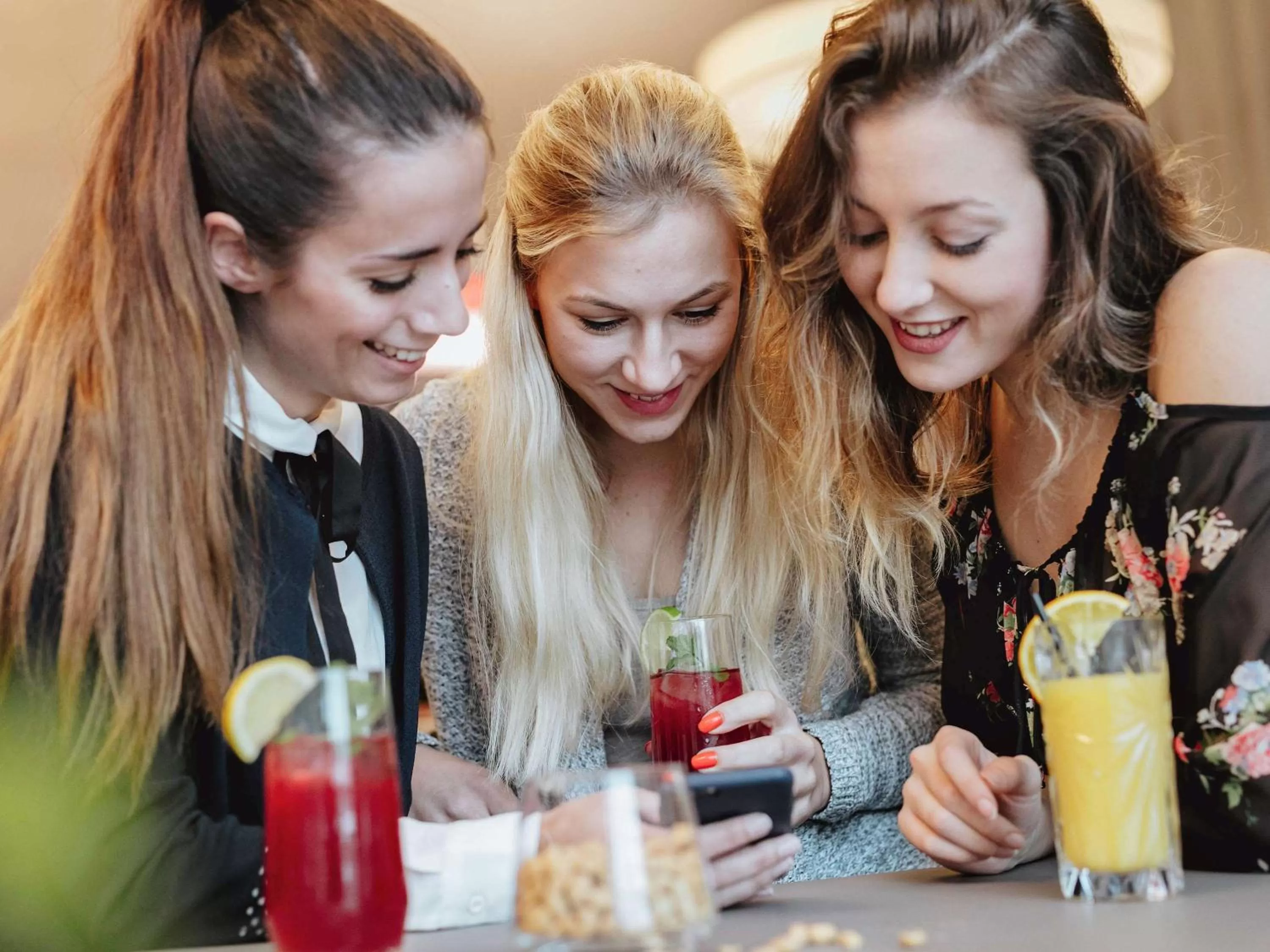 Lounge or bar in NOVOTEL Hildesheim City