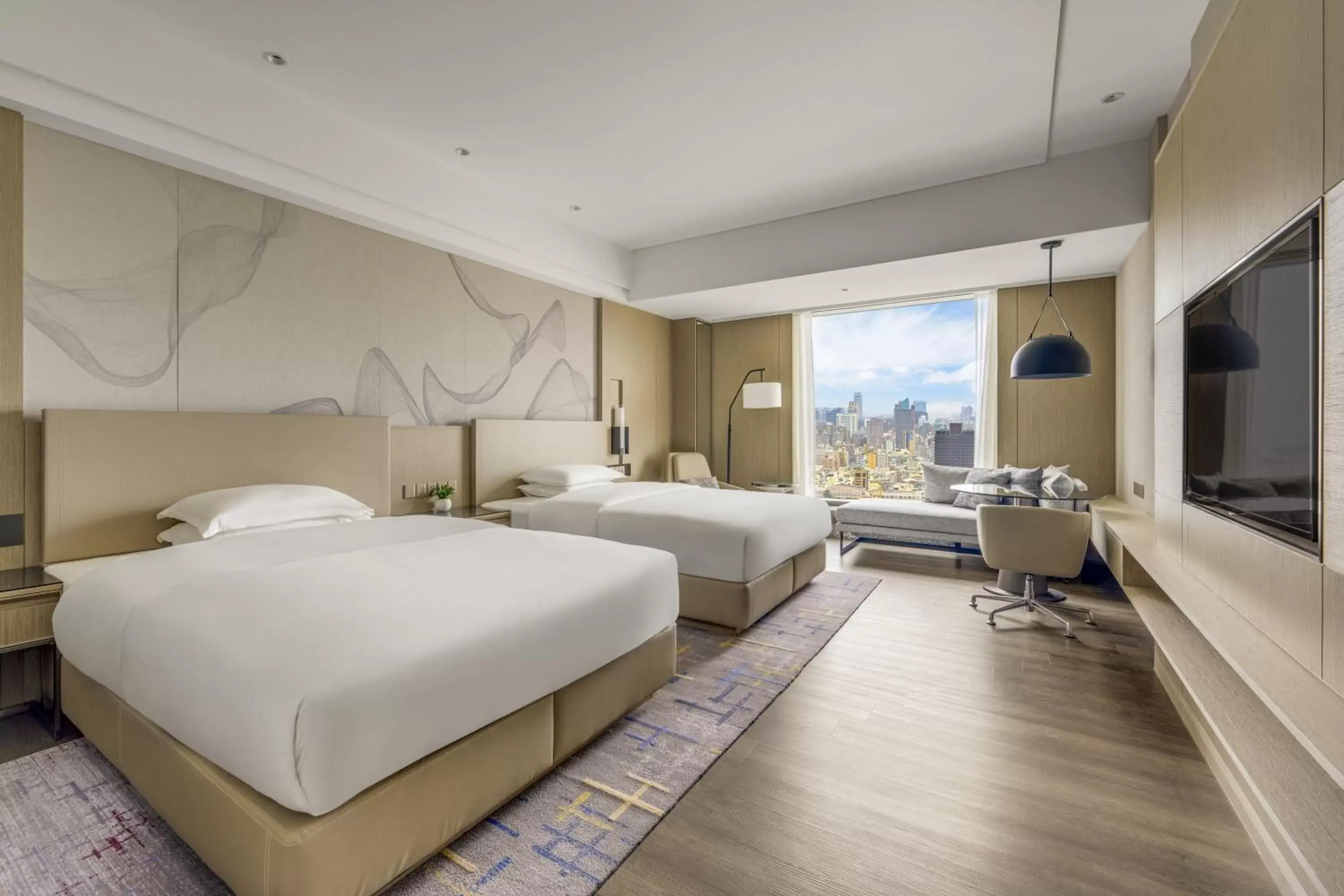 Deluxe Guest room with 2 Double Beds in Kaohsiung Marriott Hotel Deluxe Guest room with 2 Double Beds in Kaohsiung Marriott Hotel