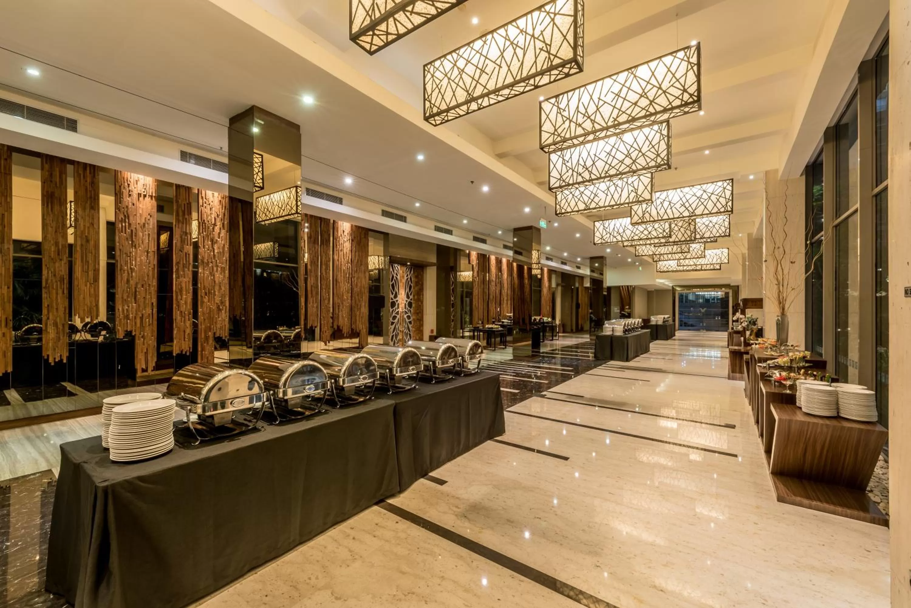 Food and drinks in Holiday Inn Cikarang Jababeka by IHG