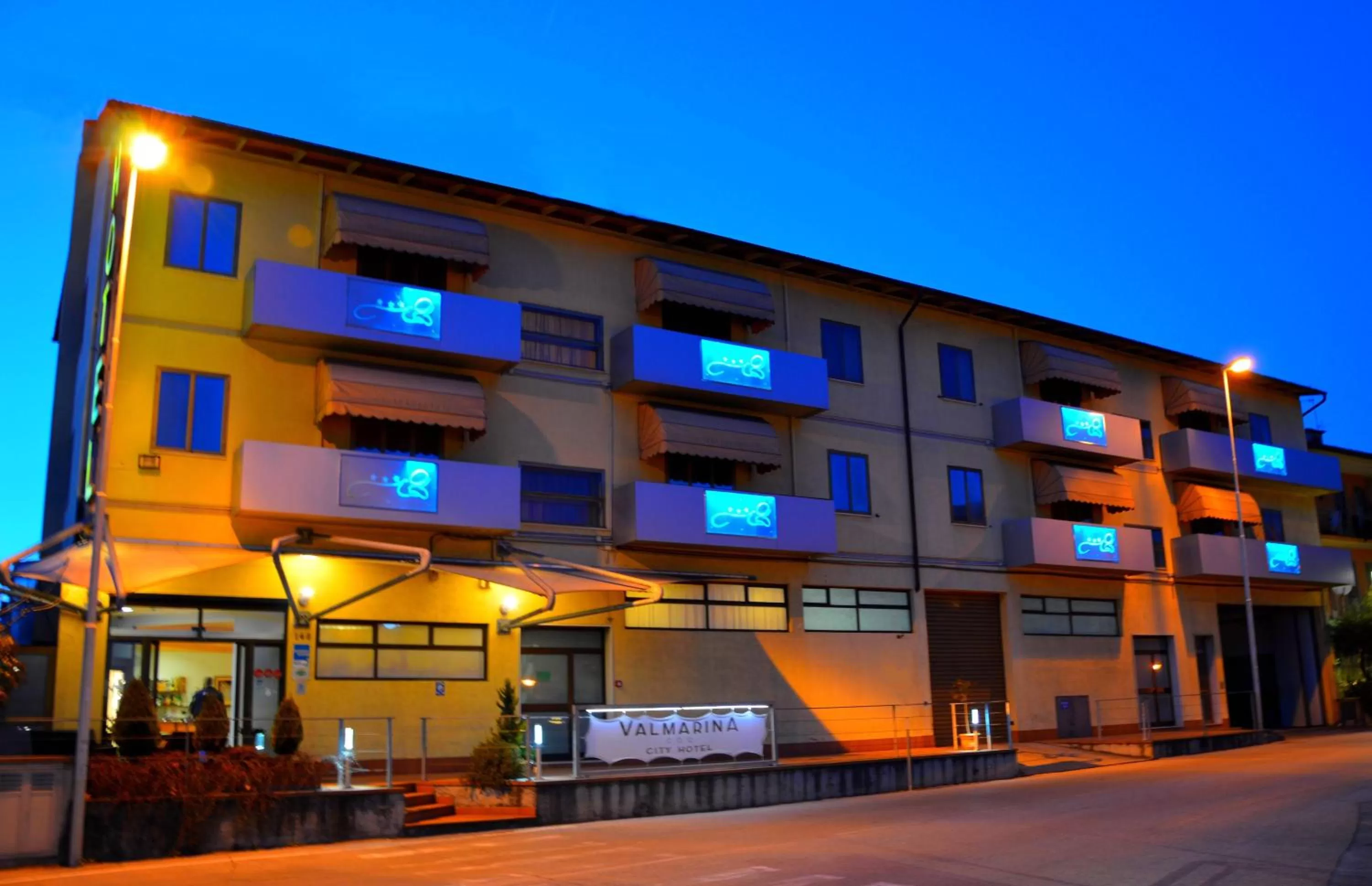 Facade/entrance in Valmarina