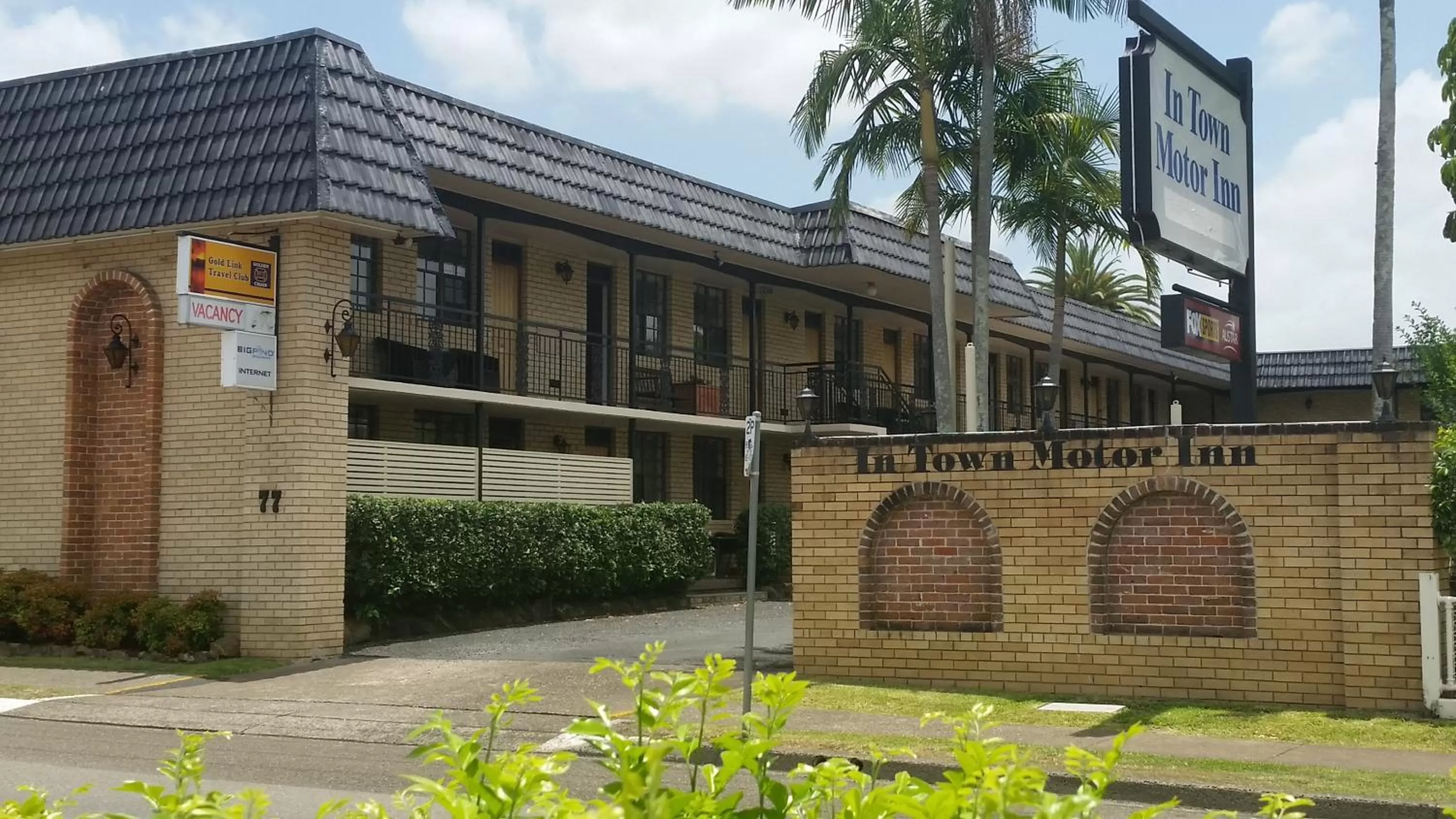 Facade/entrance in In Town Motor Inn