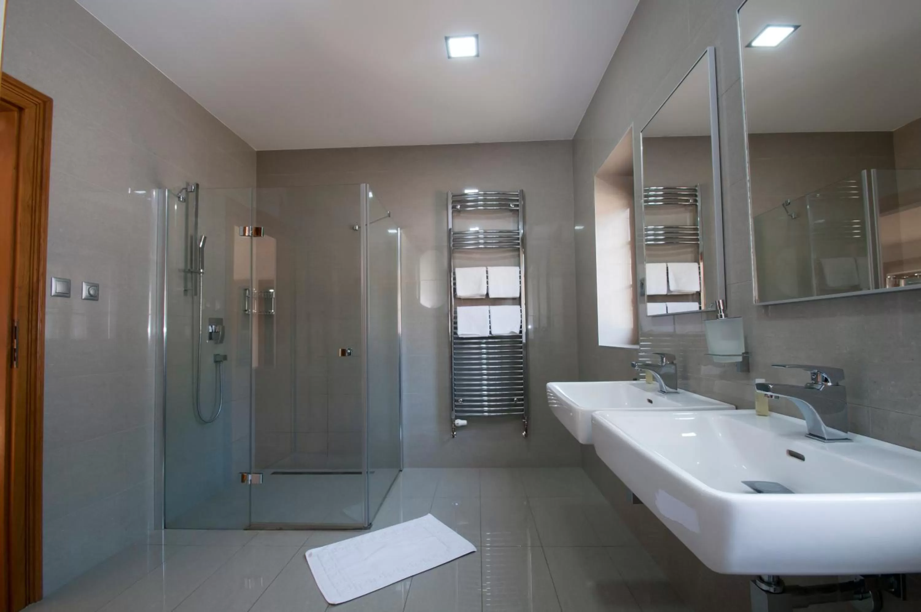 Shower, Bathroom in Lovecká Bašta