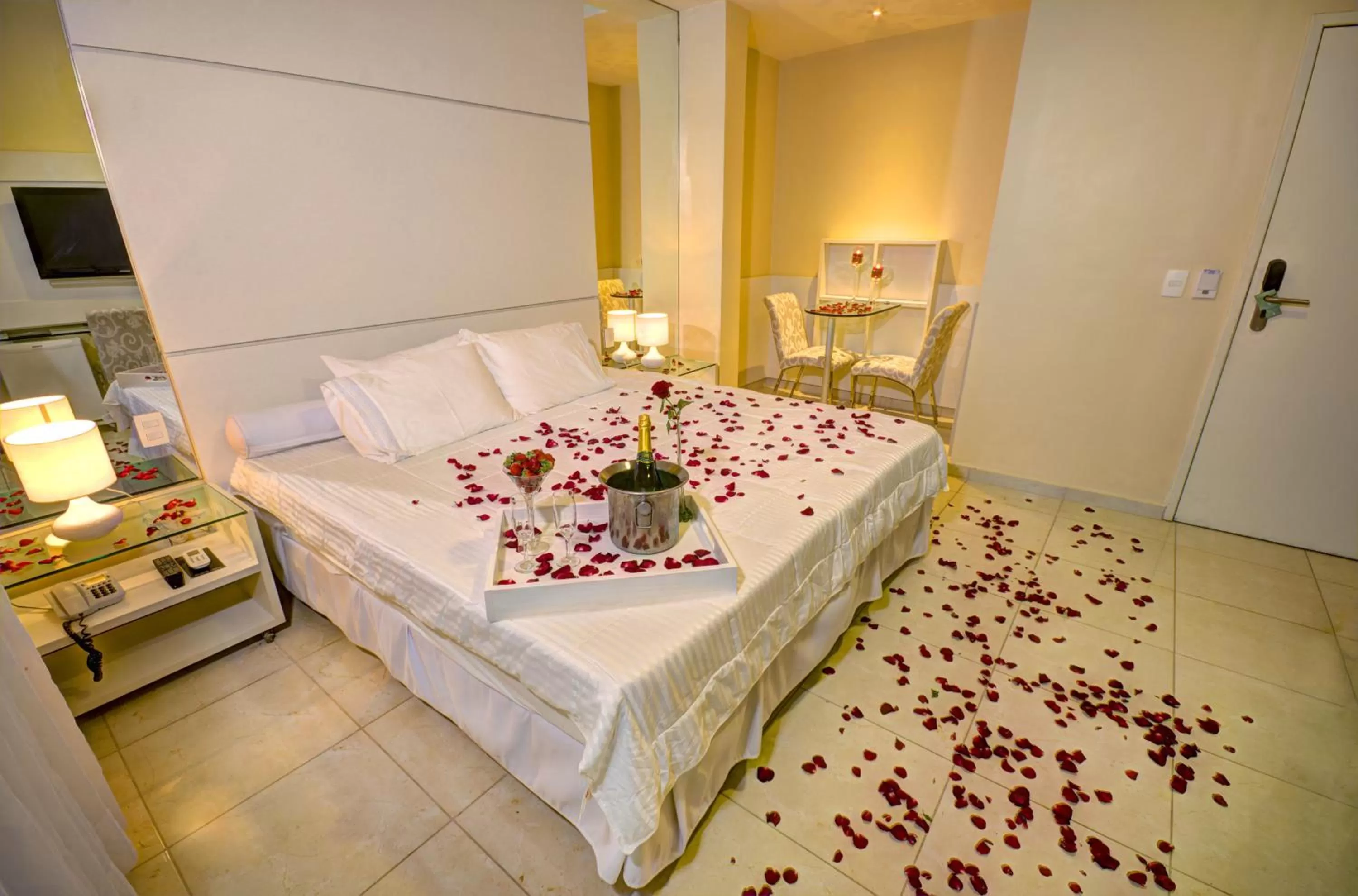 Photo of the whole room, Bed in Hotel Jangadeiro