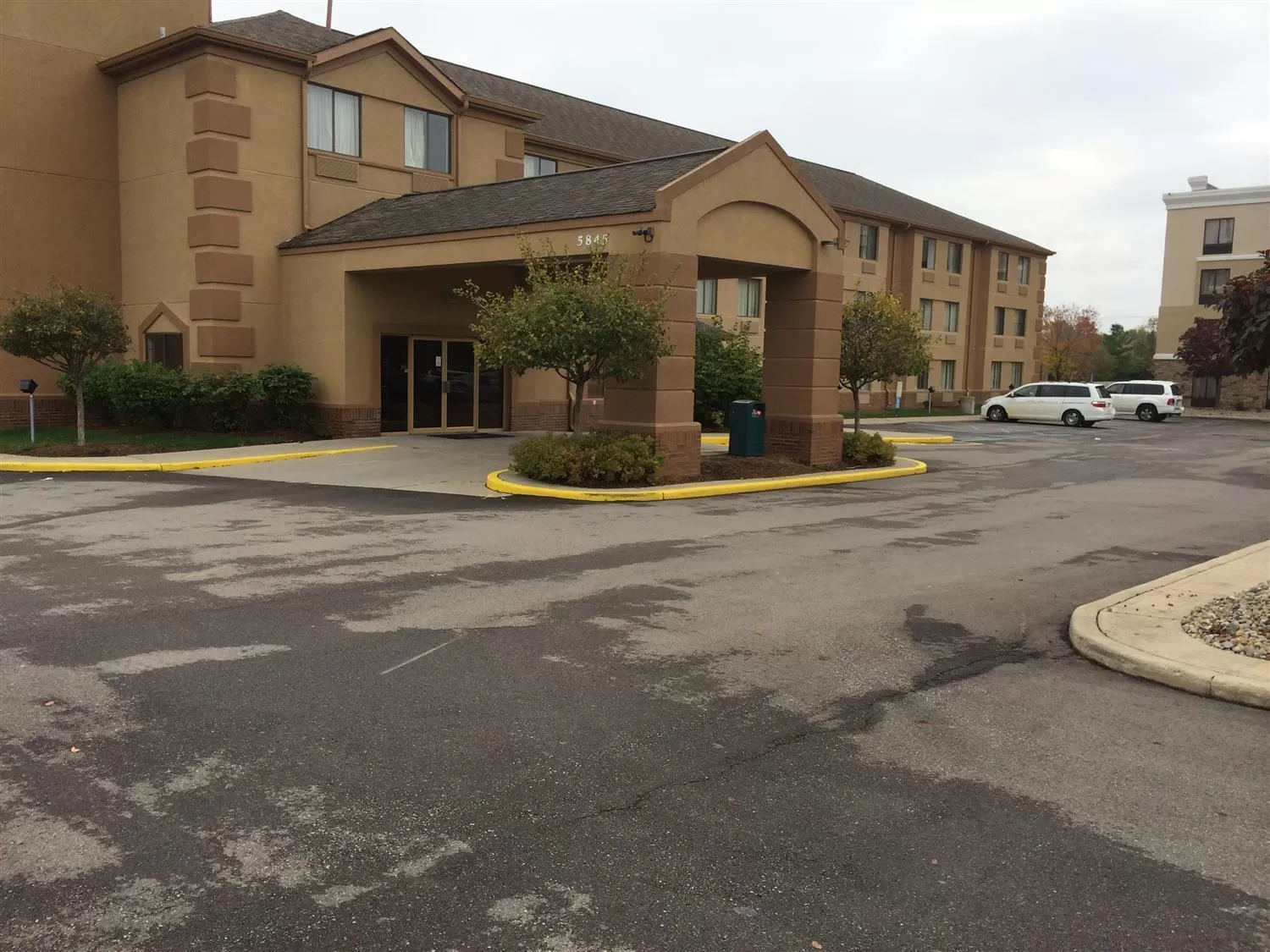 Property building in Motel 6-Indianapolis, IN - Airport