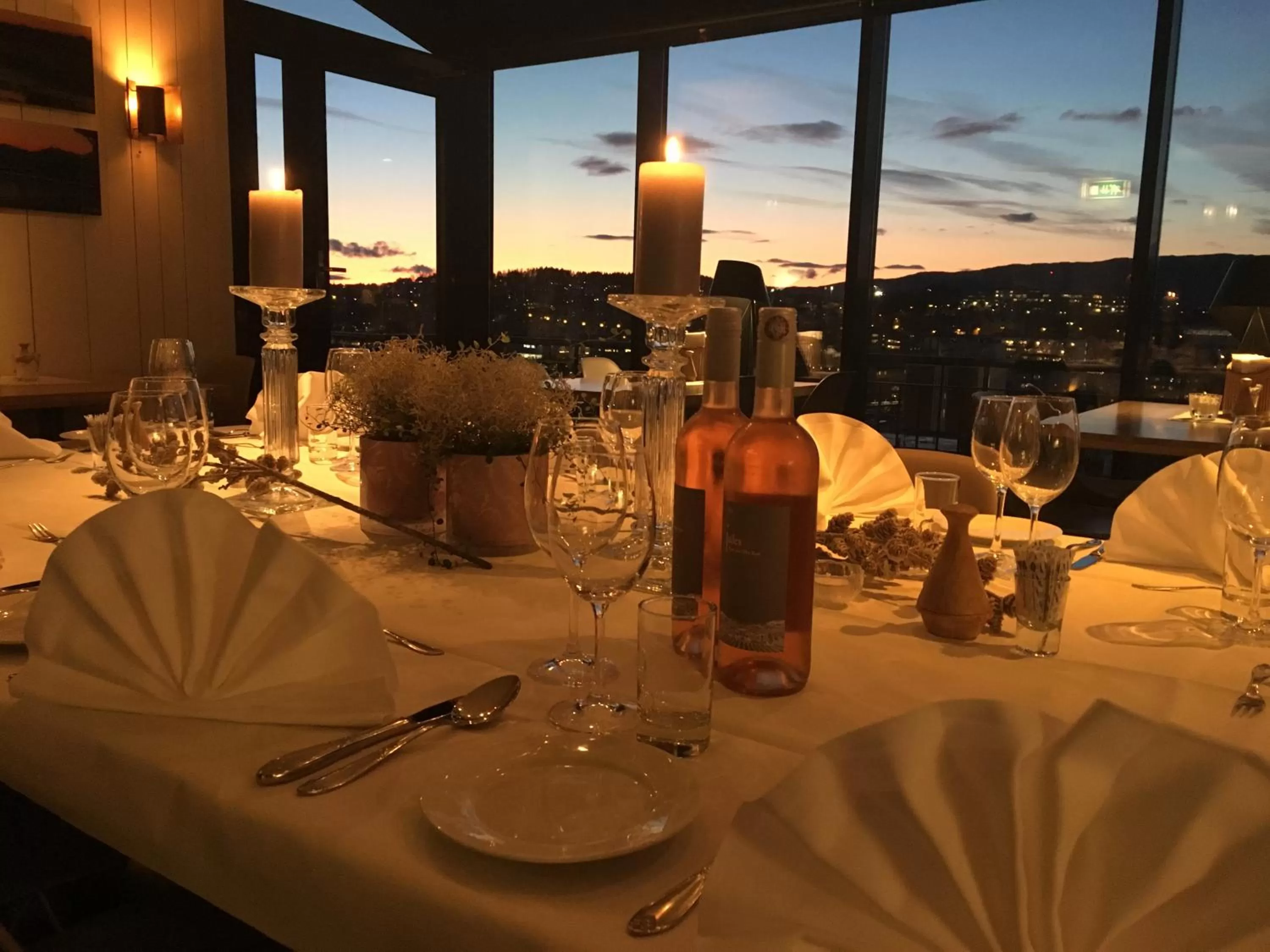 Restaurant/places to eat in Breidablikk Guesthouse