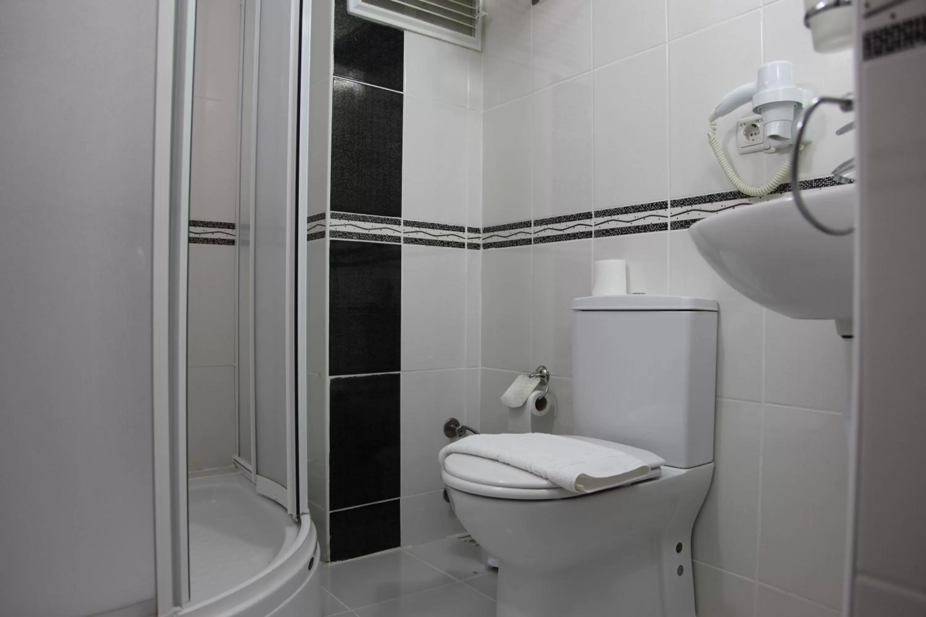 Shower in Hotel Ave Maria