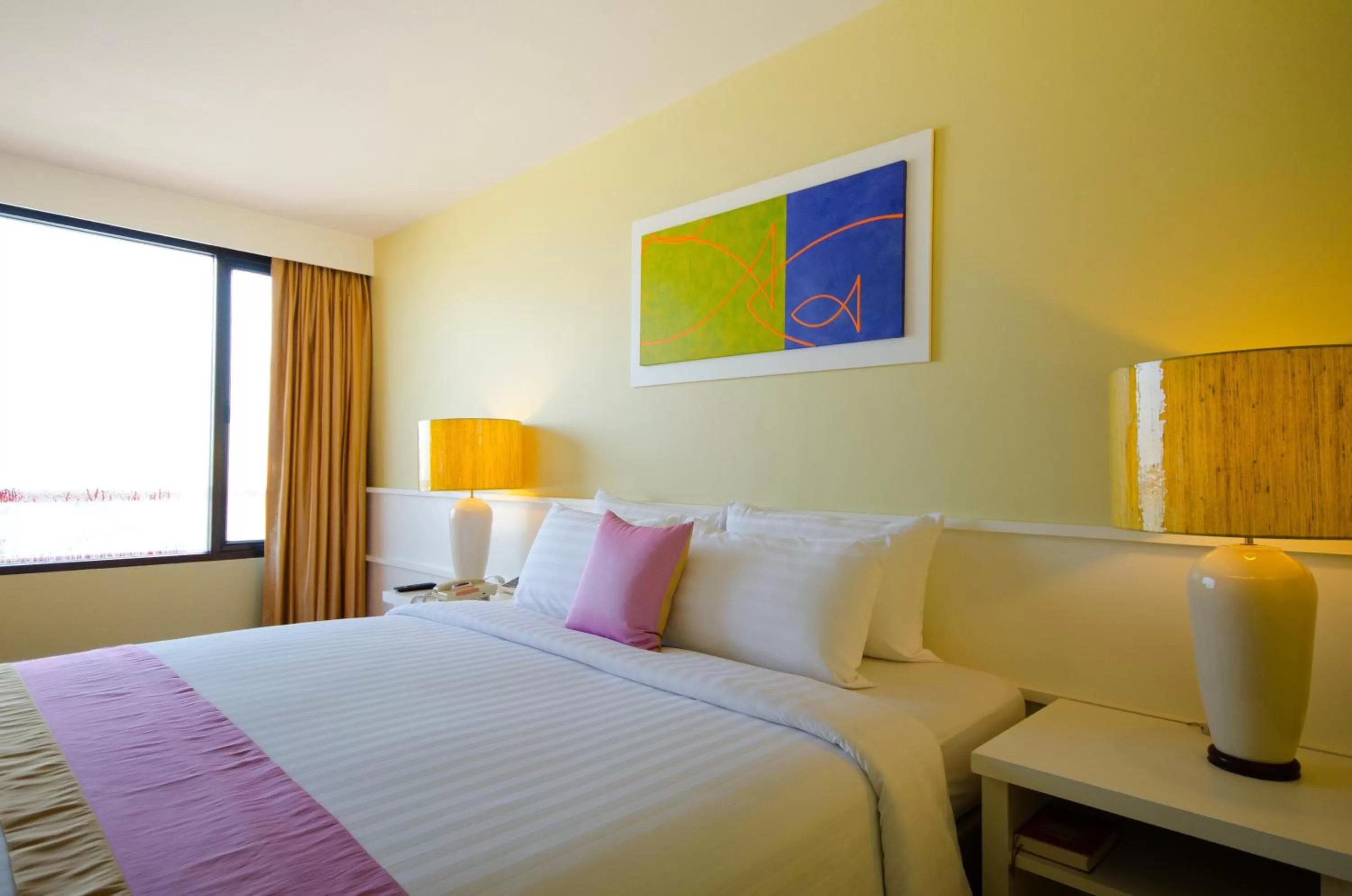 Bed in Tongtara Riverview Hotel