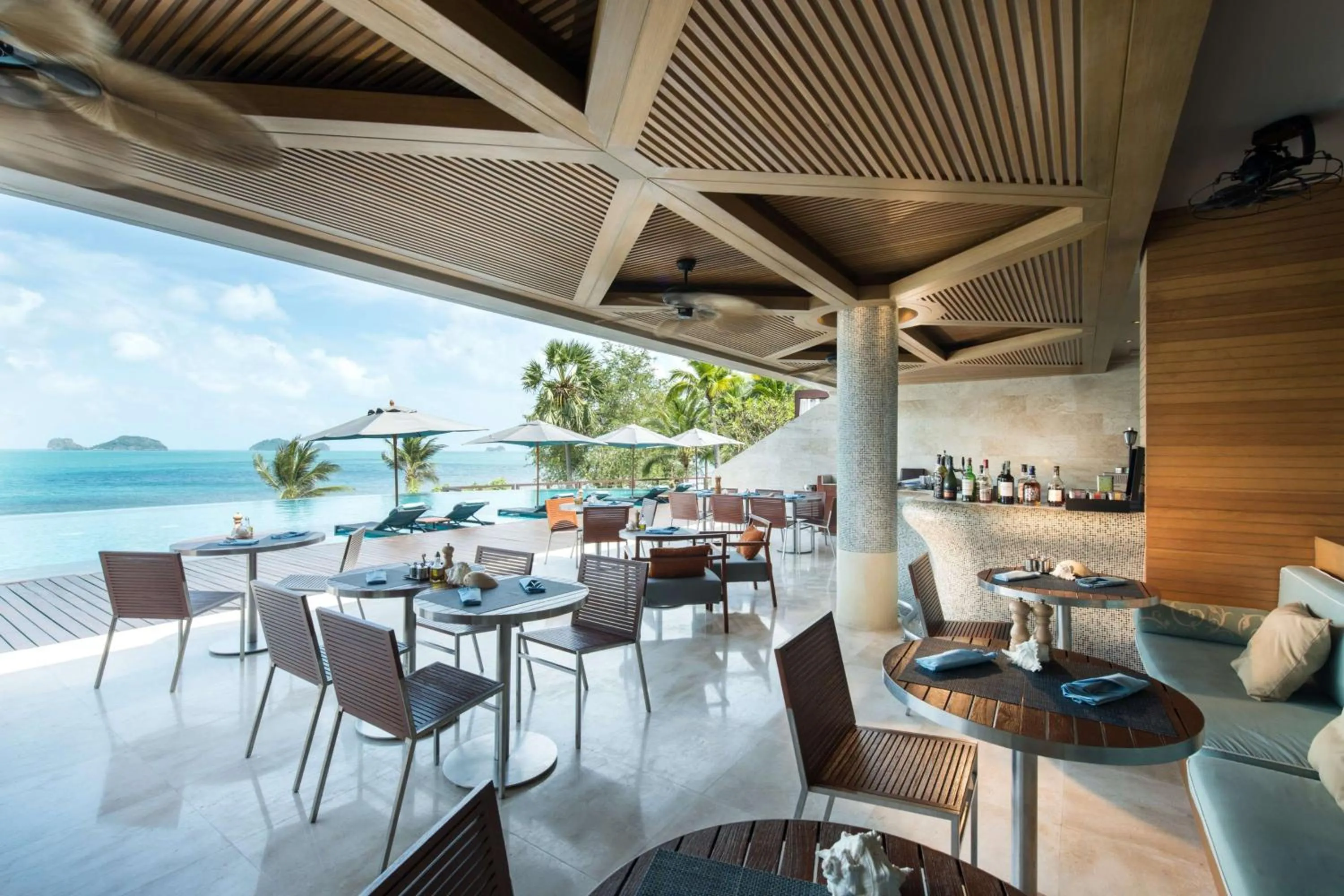 Restaurant/Places to Eat in Conrad Koh Samui Residences