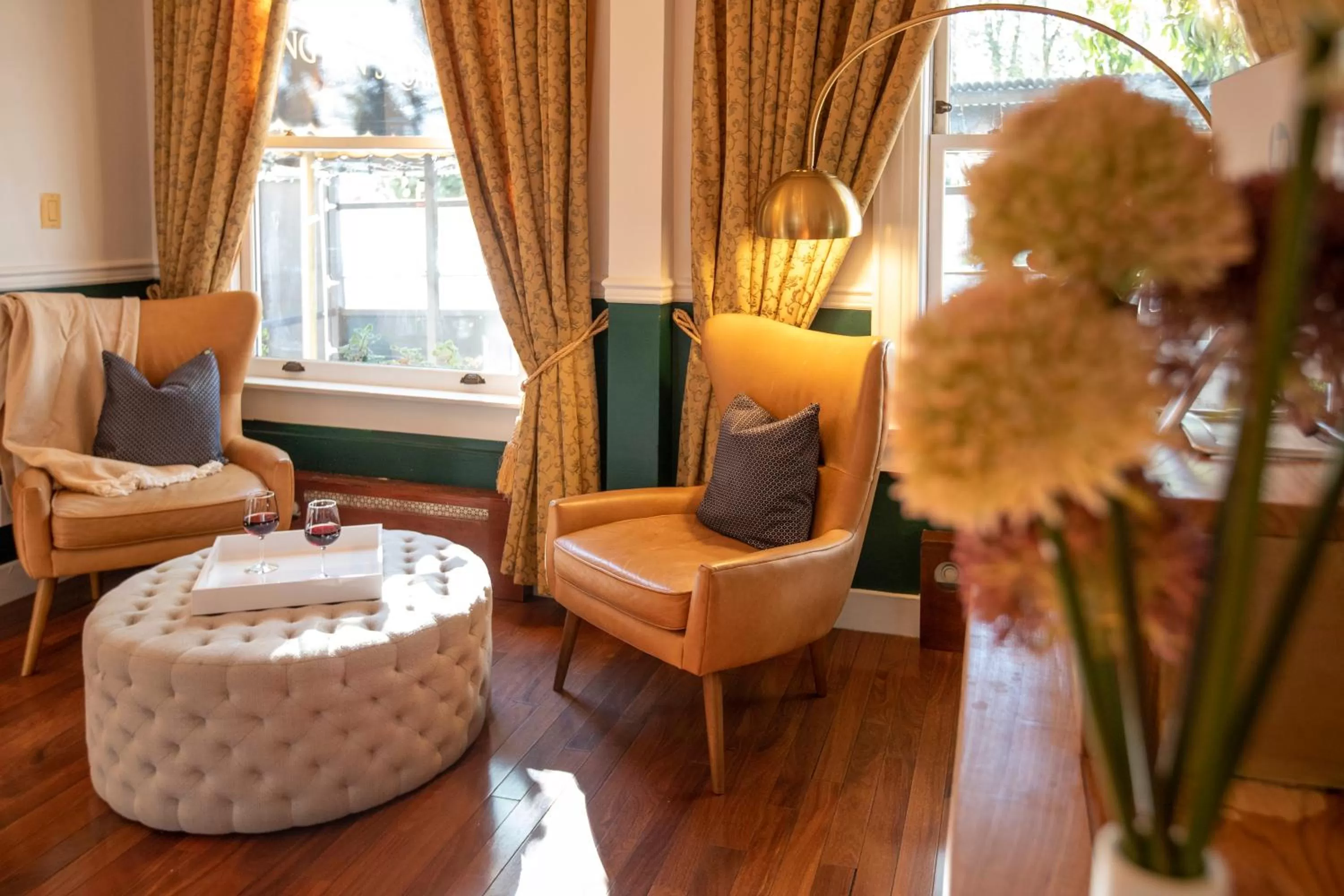 Living room in Washington Square Inn