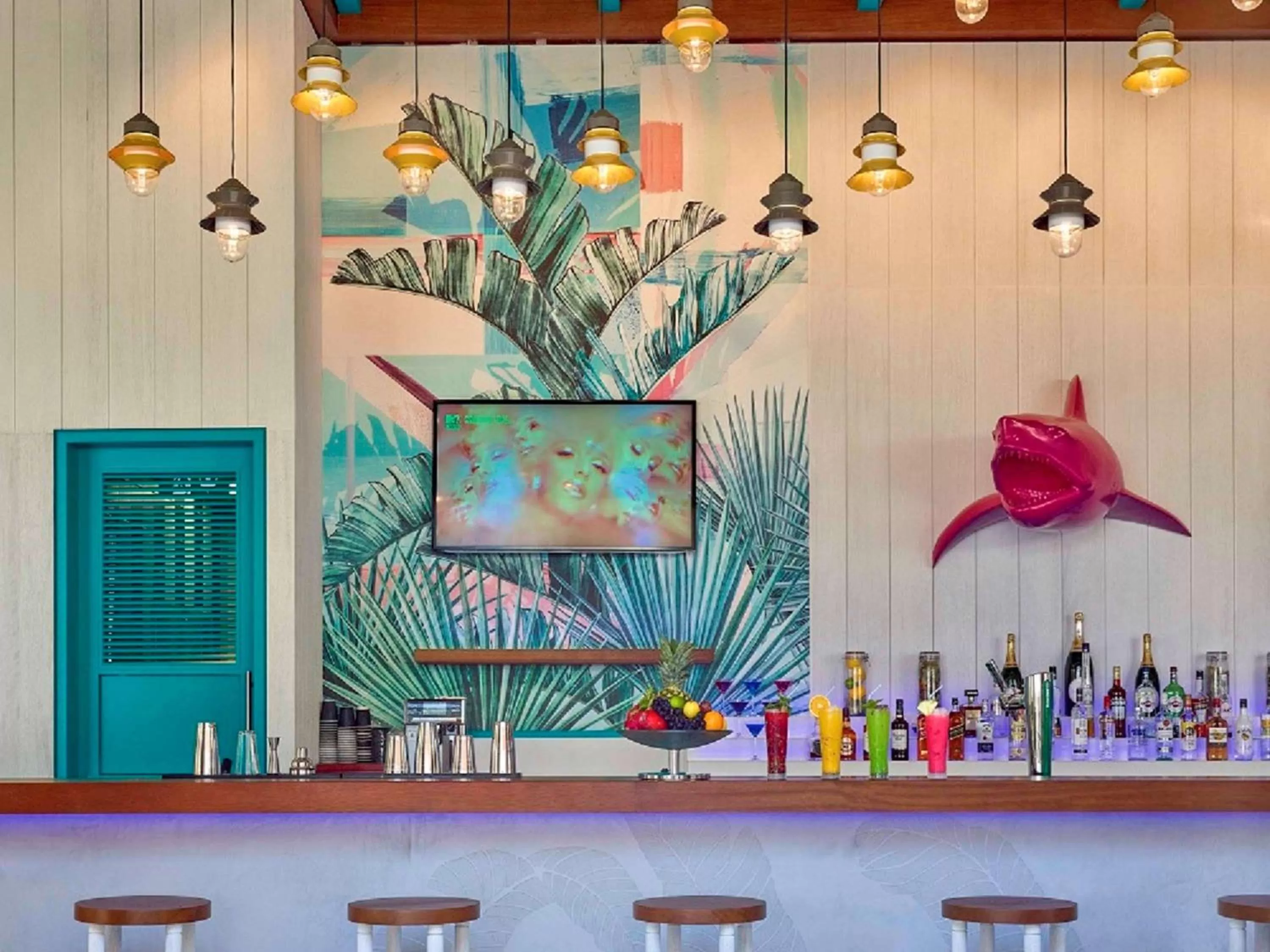 Restaurant/places to eat in Fairmont The Palm