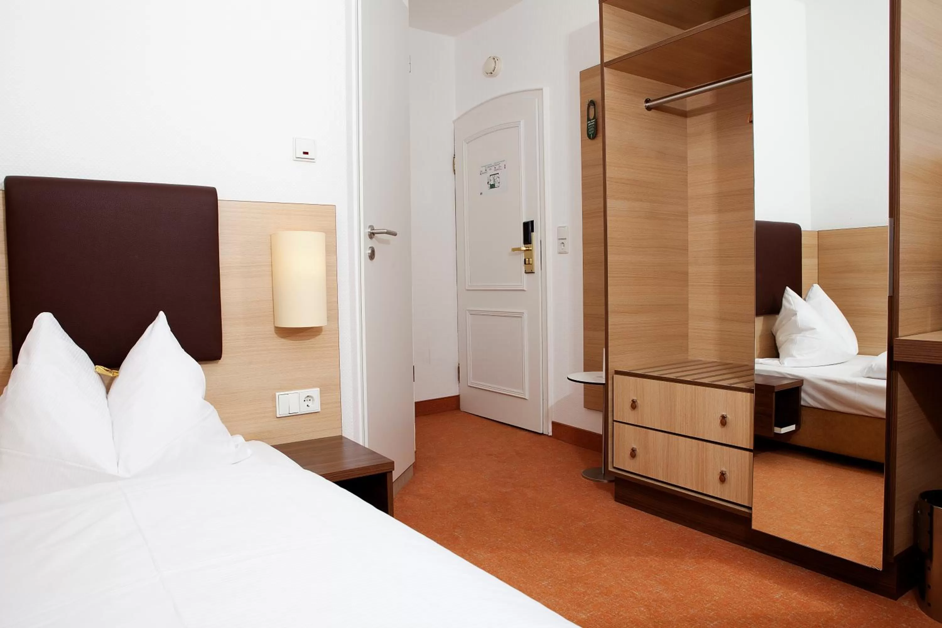 Decorative detail, Bed in Hotel Flandrischer Hof