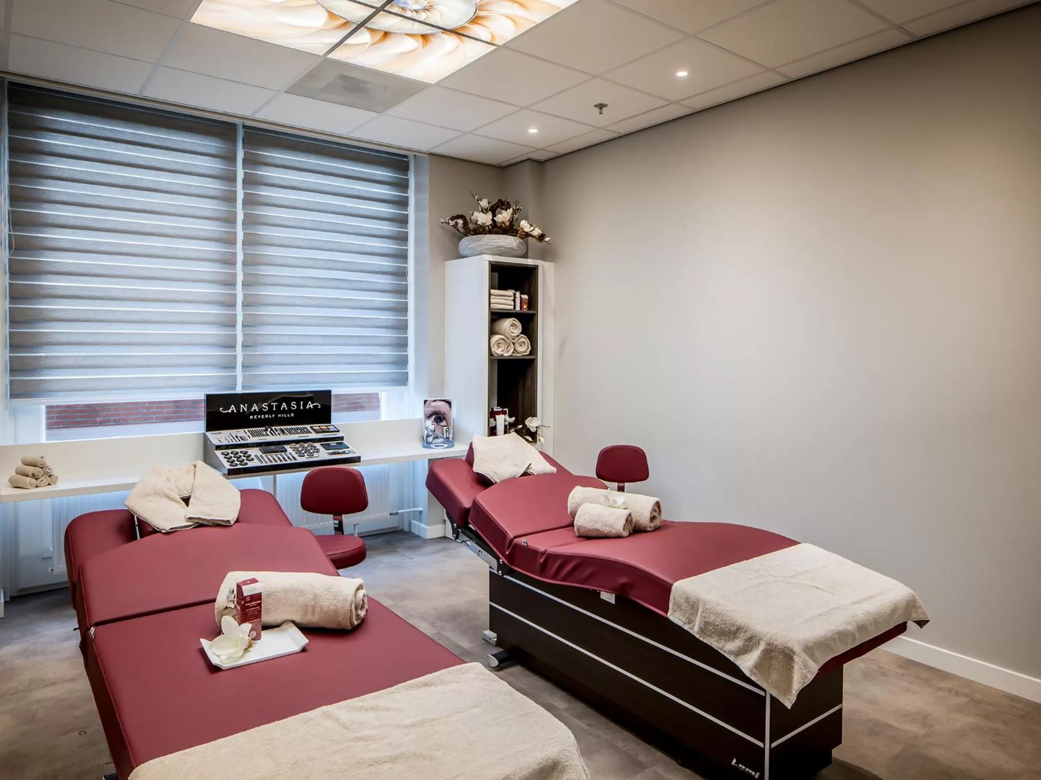 Massage, Bed in Grand Hotel Amrâth Kurhaus The Hague Scheveningen