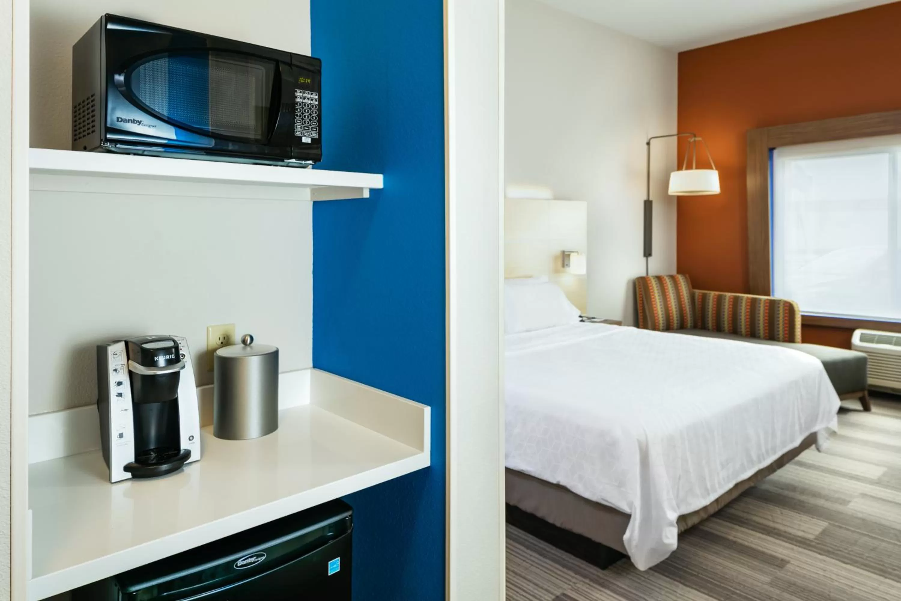King Room - Hearing Accessible - Non-Smoking in Holiday Inn Express & Suites - Medford, an IHG Hotel
