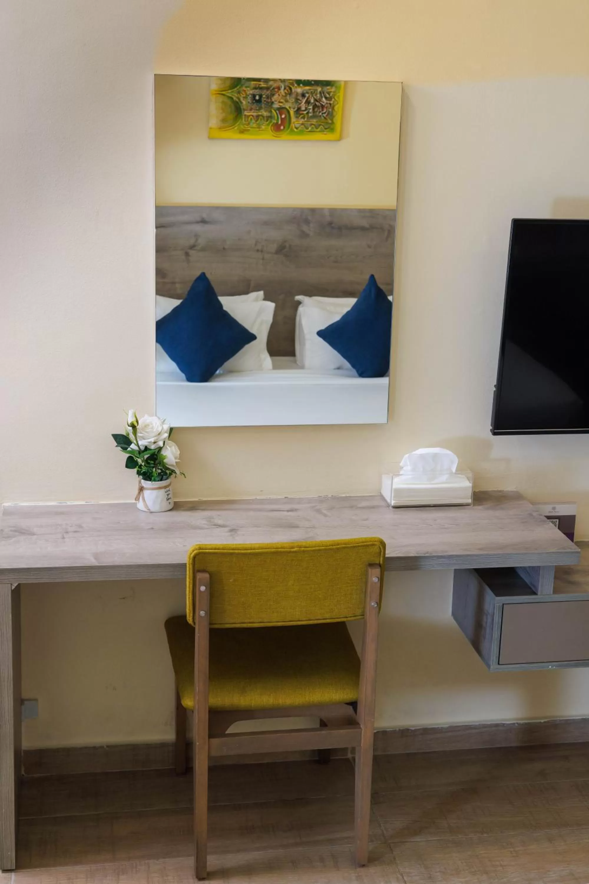 Bedroom, Bed in Silver Moon Hotel