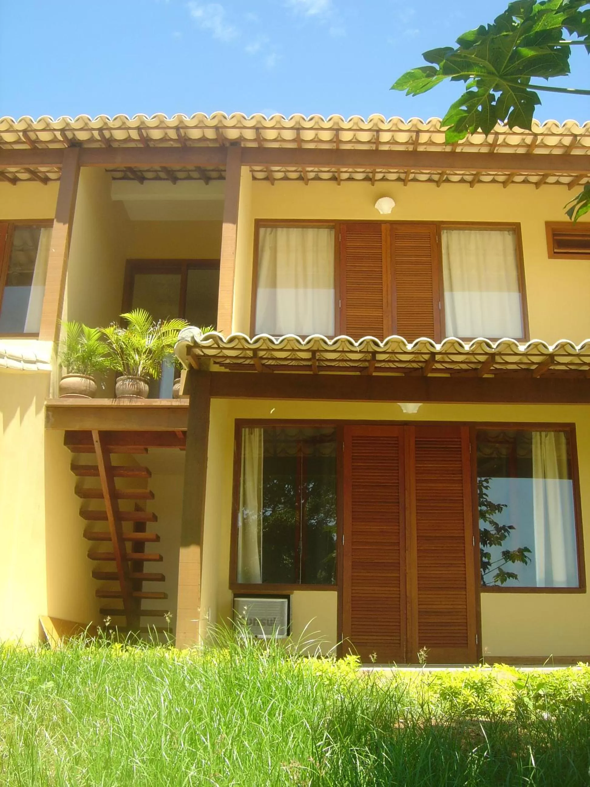 Facade/entrance, Property Building in Praia da Ferradurinha Guest House
