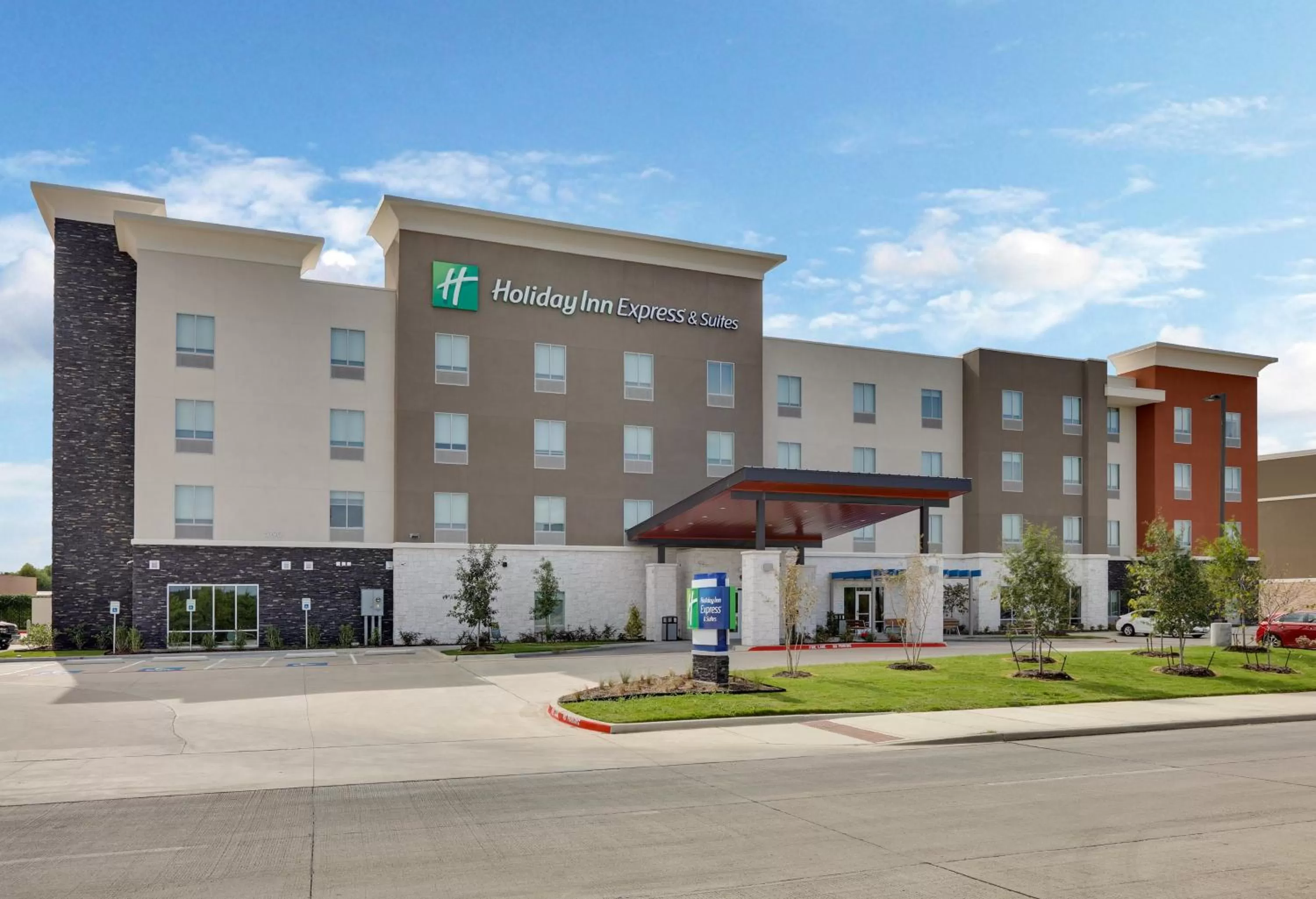 Property building in Holiday Inn Express & Suites - Plano - The Colony by IHG