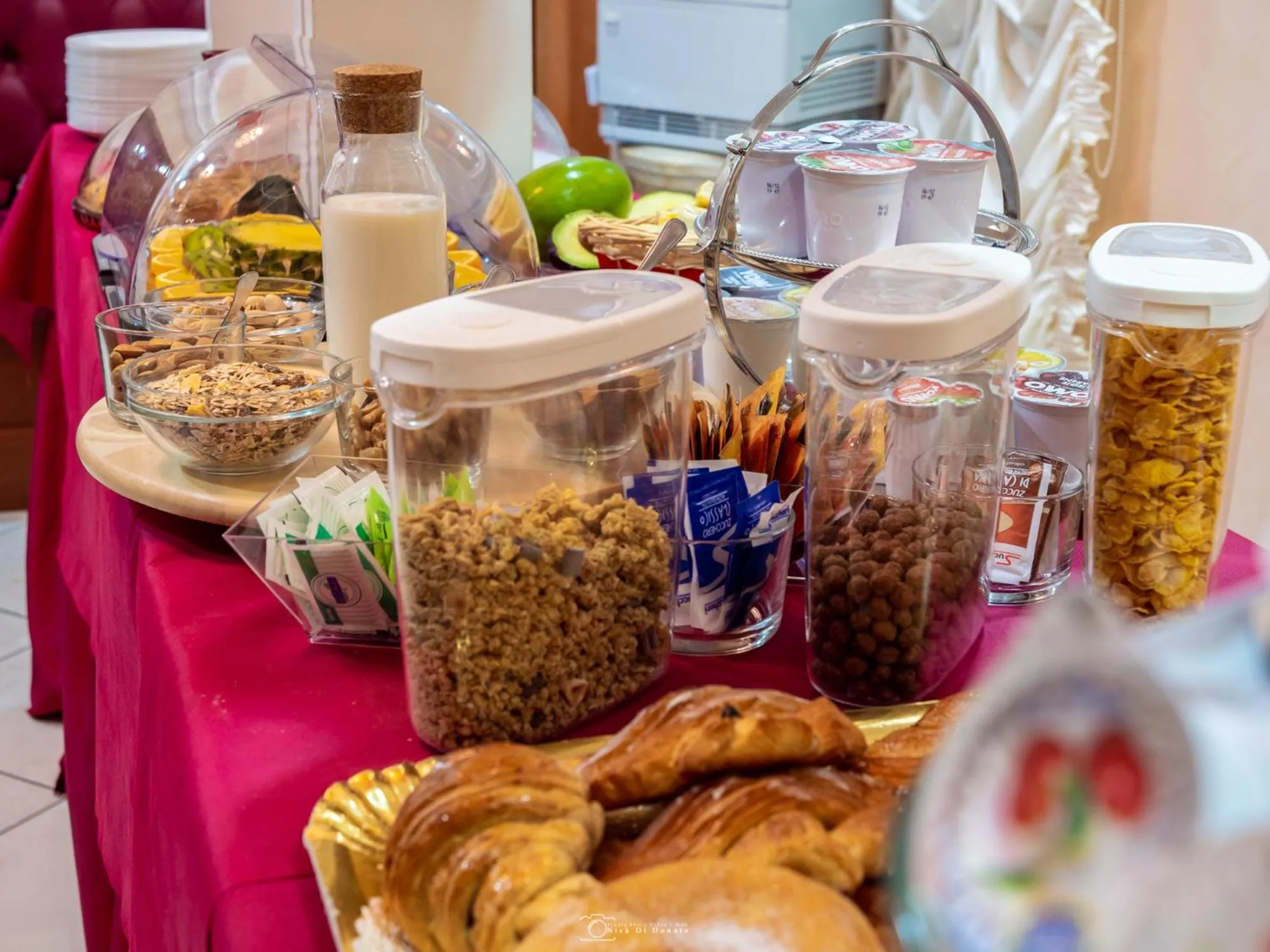 Food and drinks in Hotel Suite Caesar