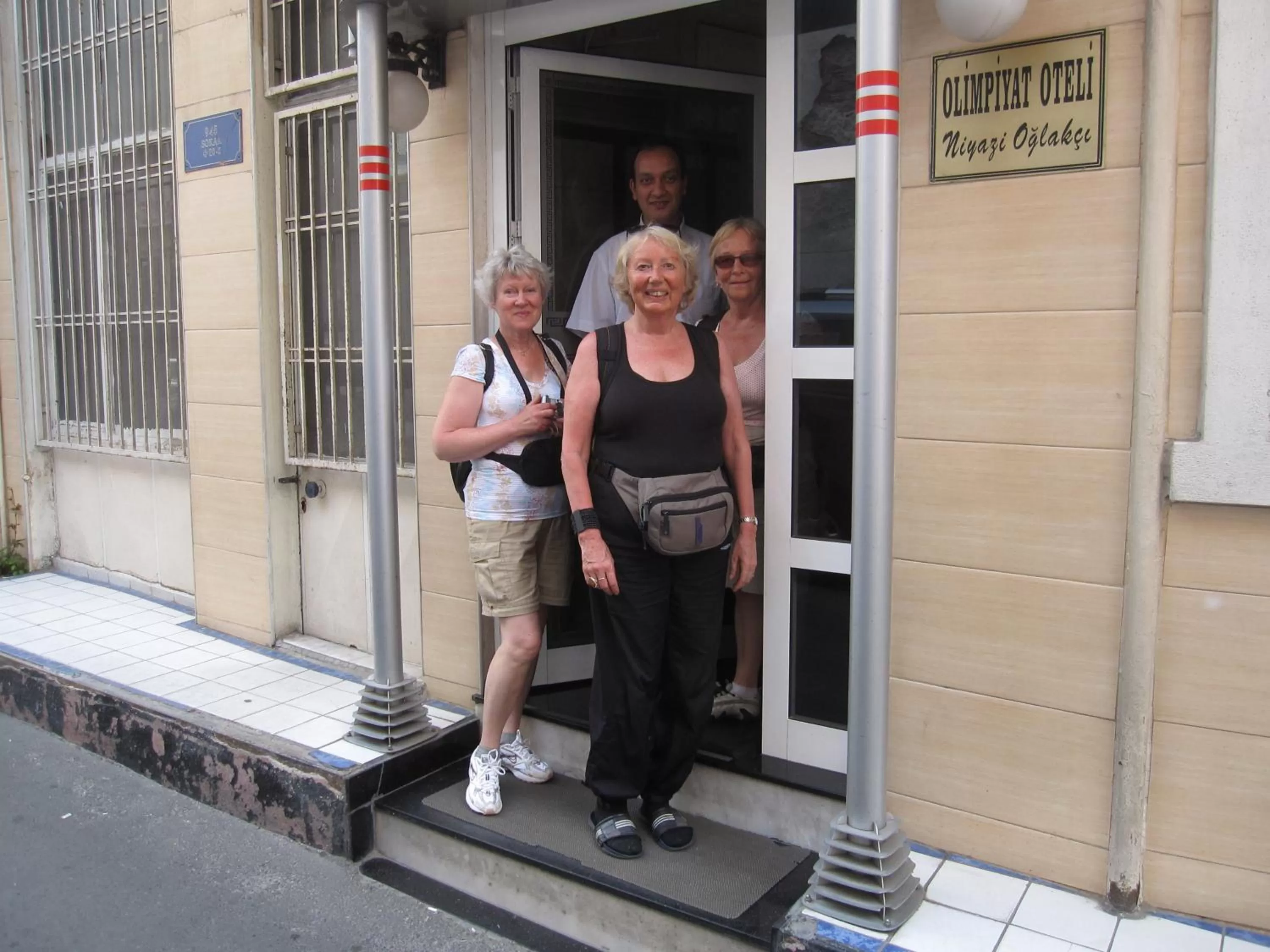 Facade/entrance in Olimpiyat Hotel Izmir