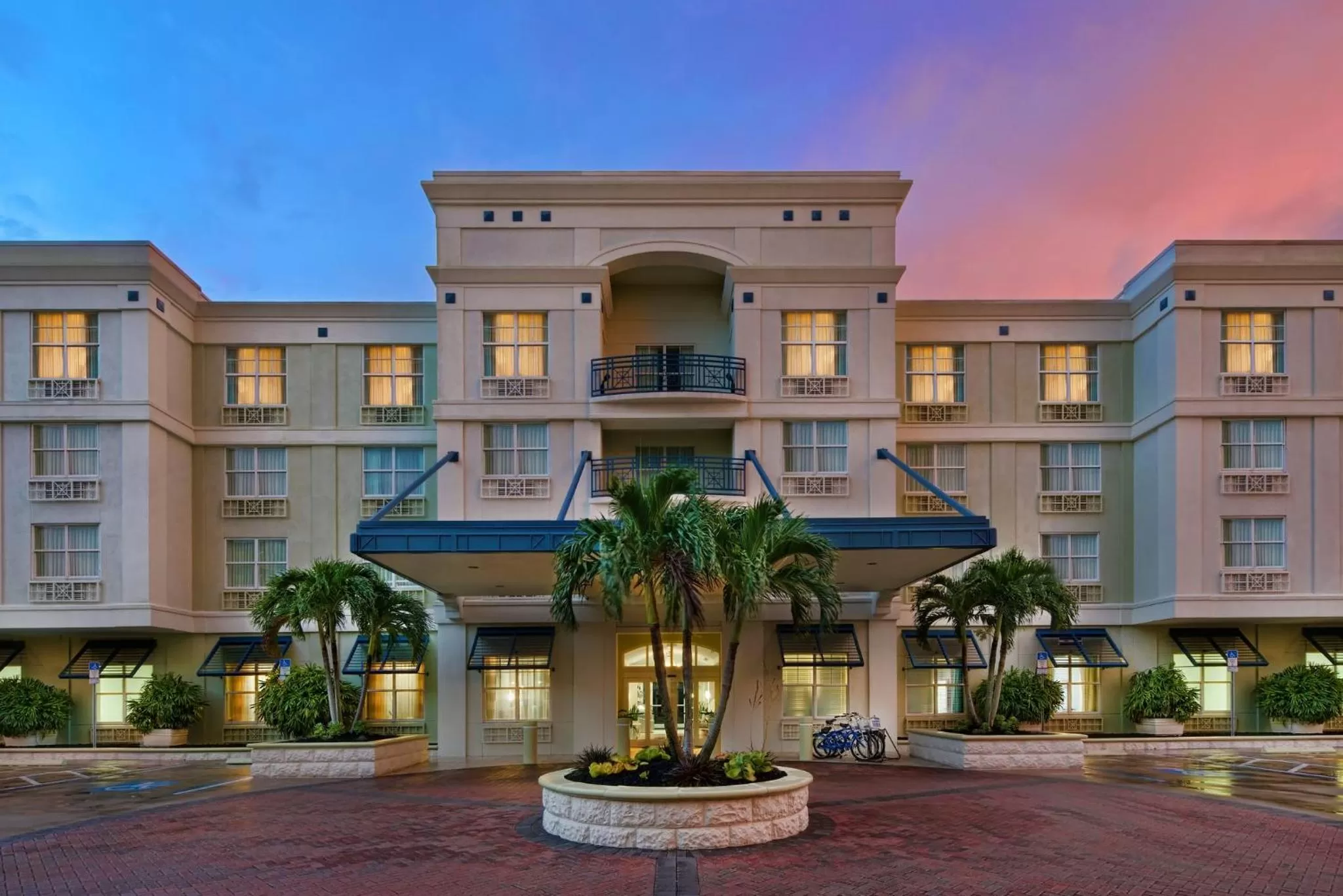 Property building in voco Sarasota by IHG