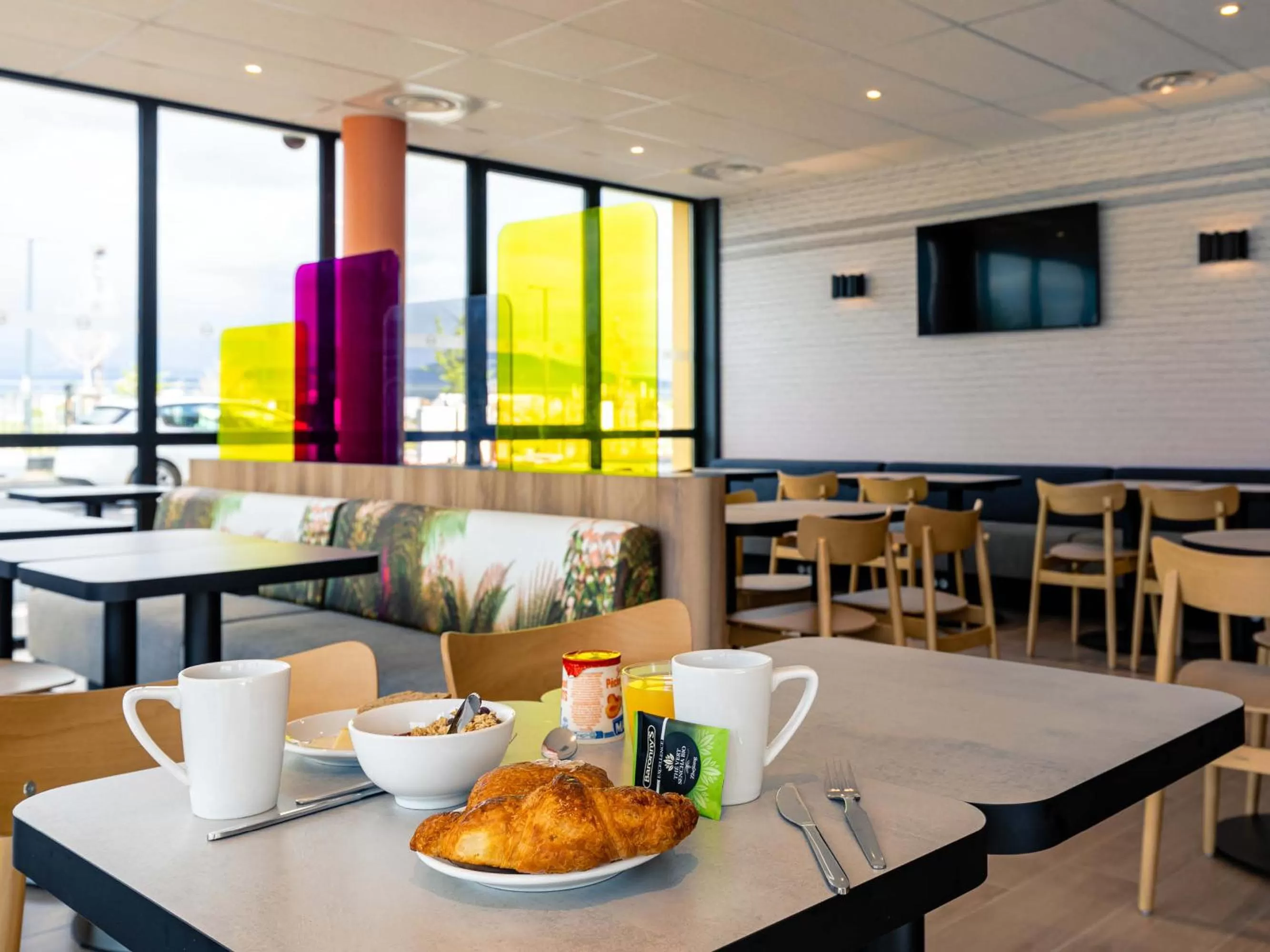 Breakfast in B&B HOTEL Sélestat Centre-Alsace