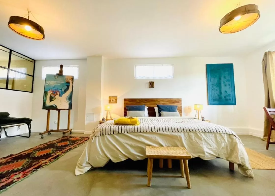 Bedroom, Bed in La Madeleine