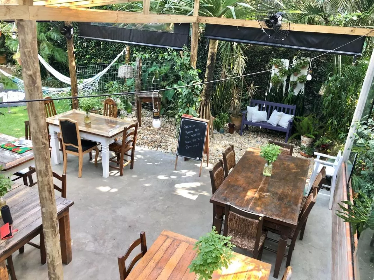 Lounge or bar, Restaurant/Places to Eat in Pousada Santarina