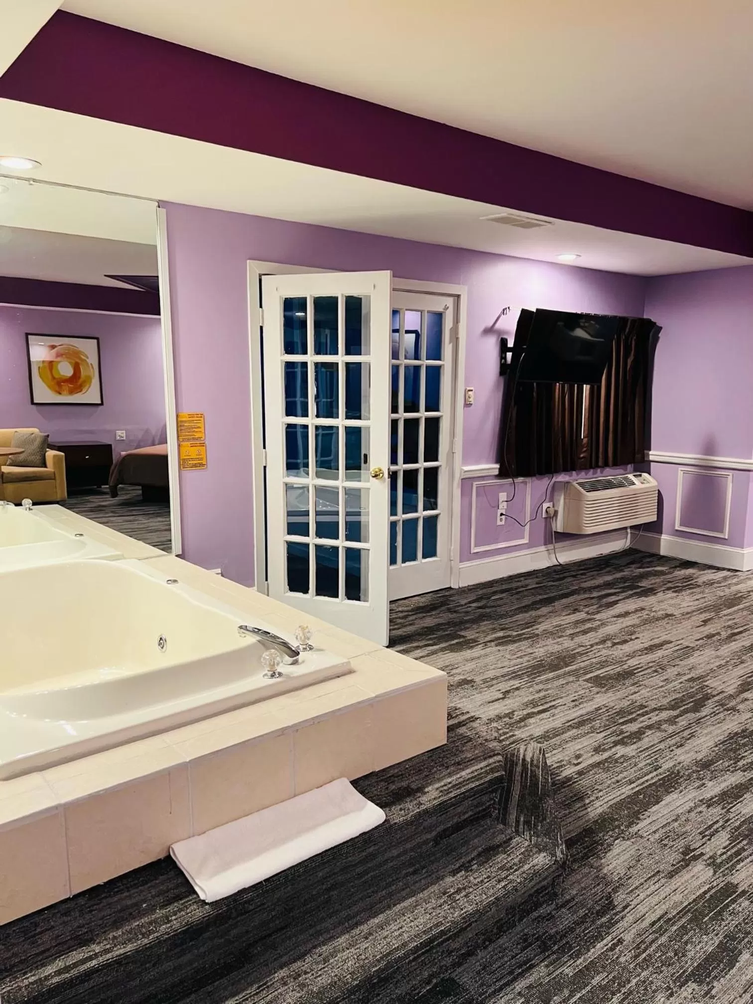 Hot Tub in Inn of the Dove Harrisburg-Hershey Romantic Suites