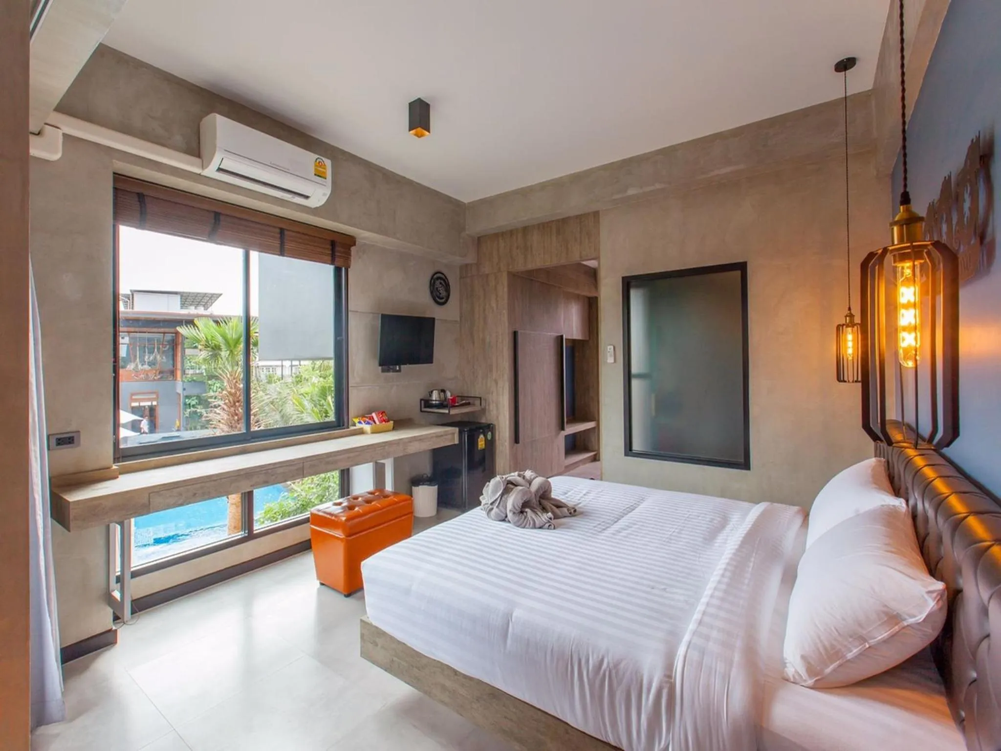 Property building, Bed in Loft Mania Boutique Hotel