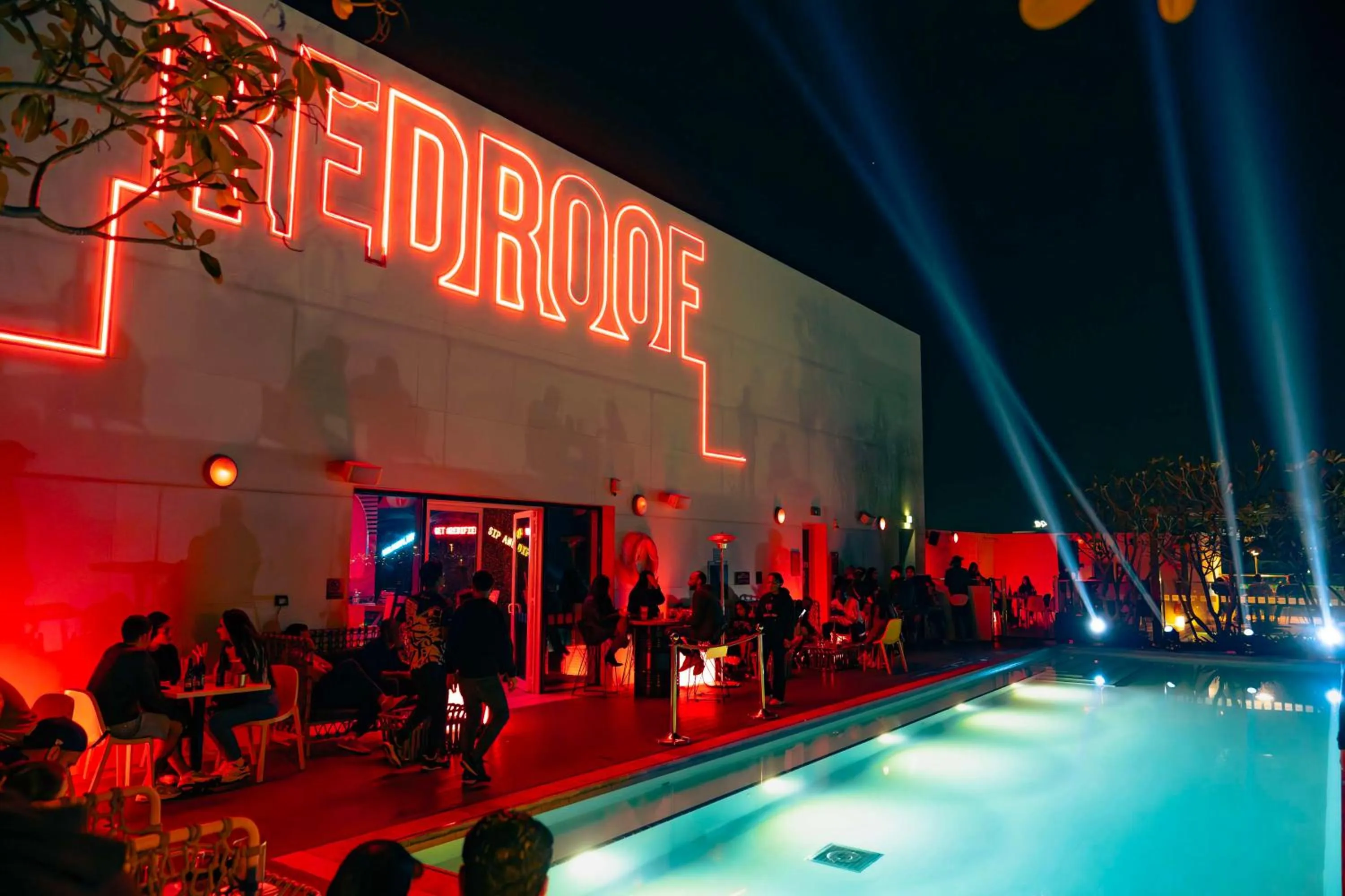 Lounge or bar in Radisson RED Dubai Silicon Oasis