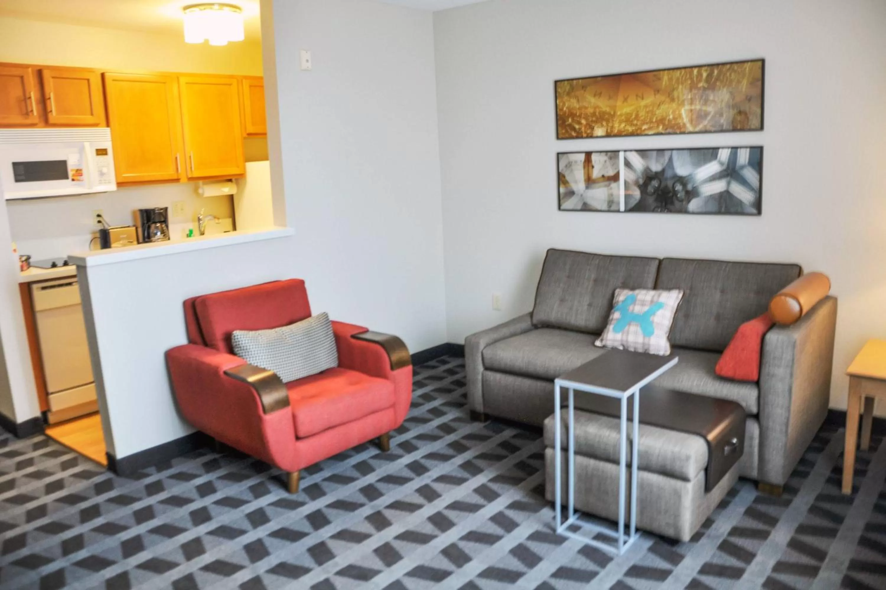 One-Bedroom Queen Suite with Sofa Bed in TownePlace Suites by Marriott Albuquerque Airport